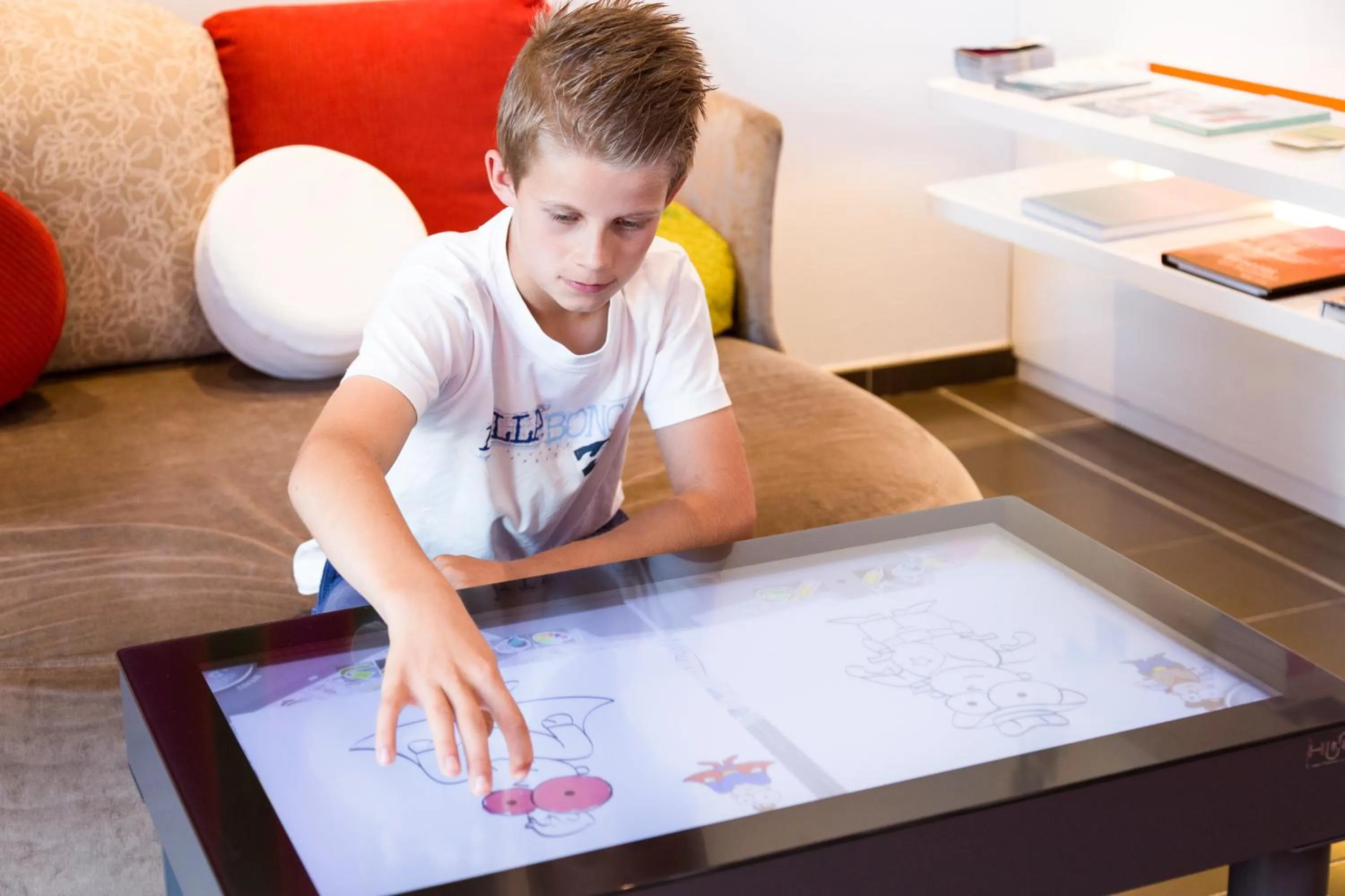 Lobby or reception in Novotel Suites Marseille Centre Euromed