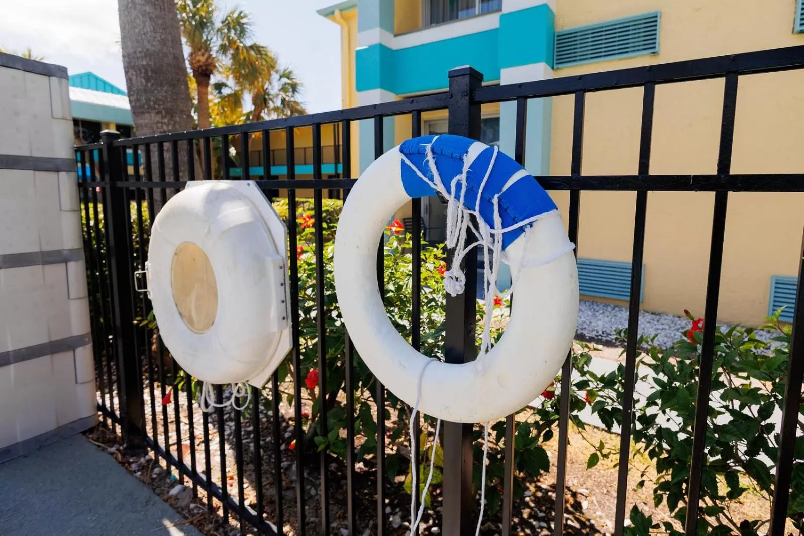 Swimming pool in Garnet Inn & Suites, Orlando