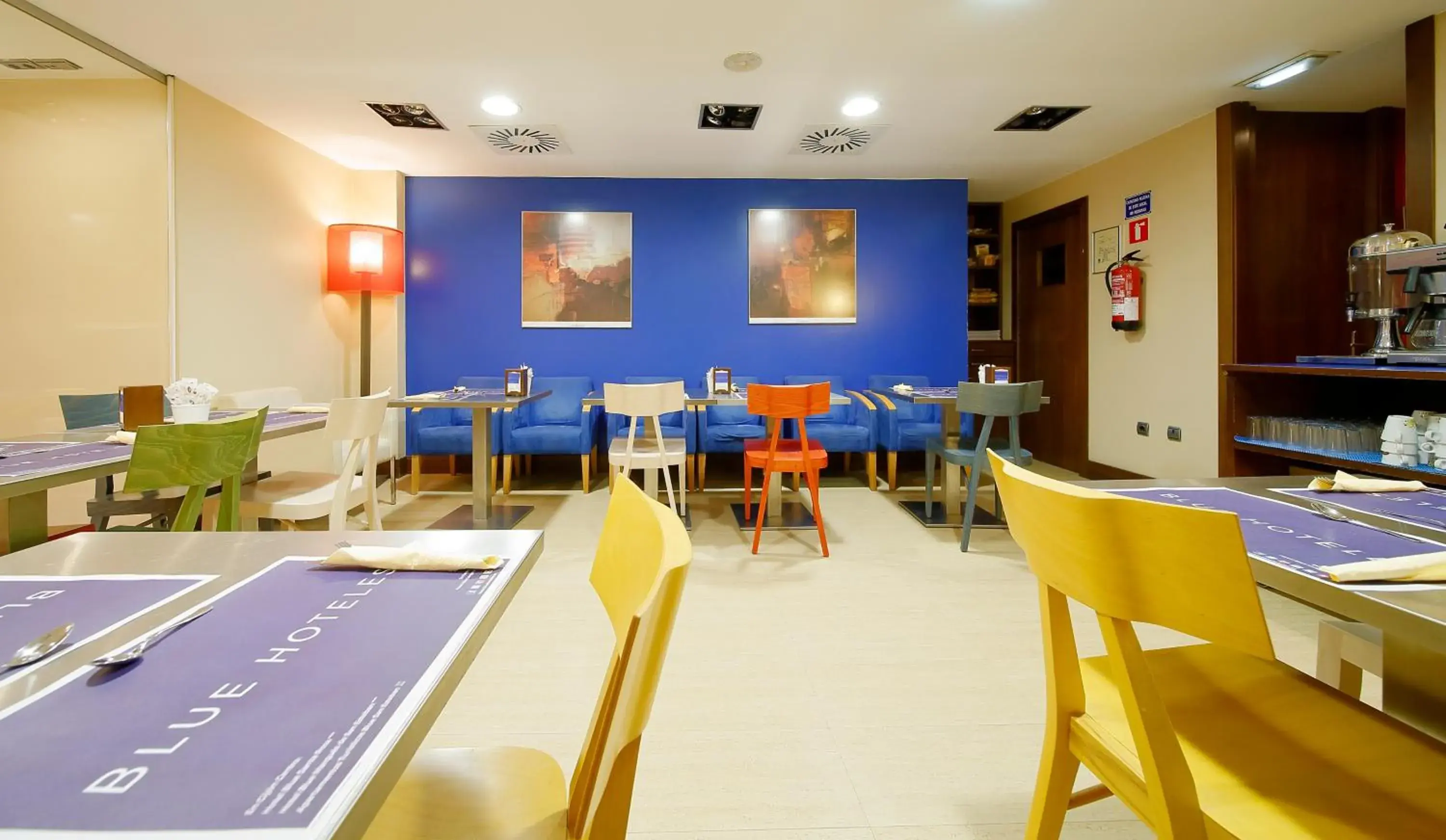 Lounge or bar, Restaurant/Places to Eat in Hotel Marqués, Blue Hoteles