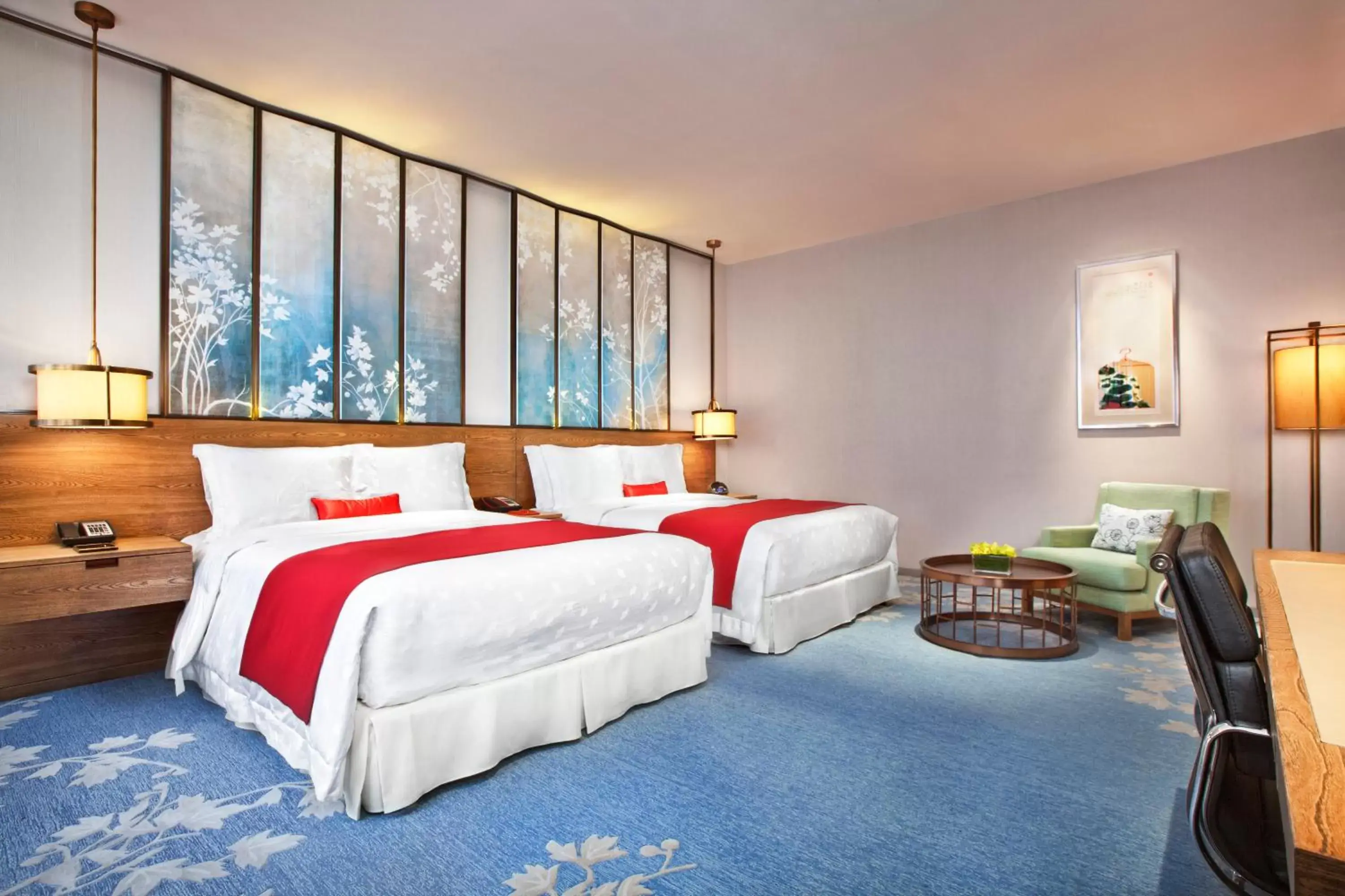 Bed in HUALUXE Shanghai Twelve At Hengshan, an IHG Hotel