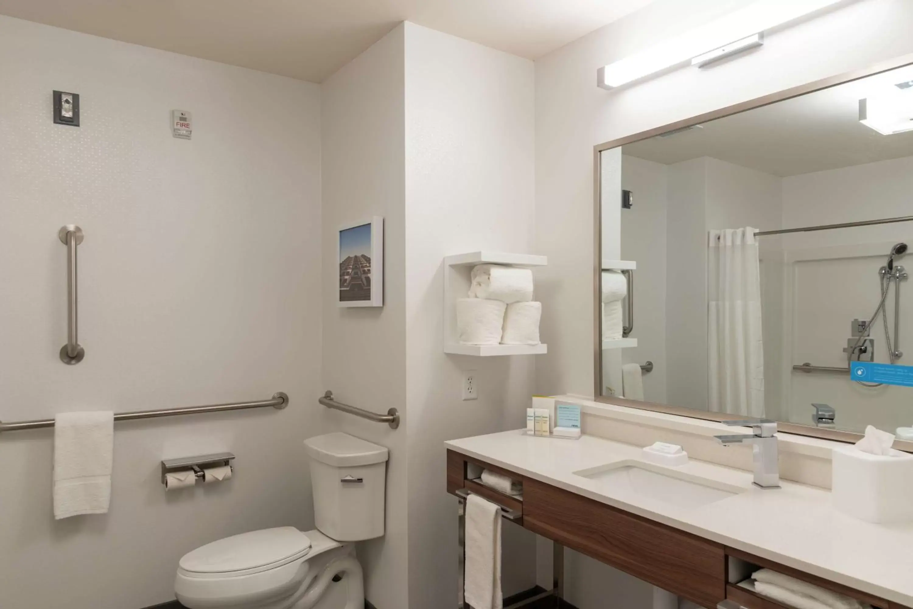 Bathroom in Hampton Inn & Suites Xenia Dayton