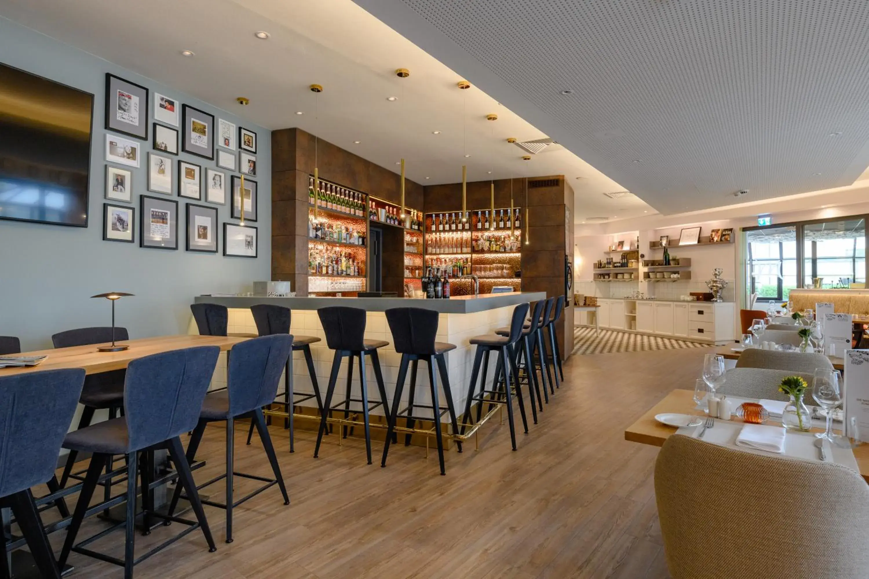 Food and drinks, Restaurant/Places to Eat in Mercure Hotel Saarbrücken City