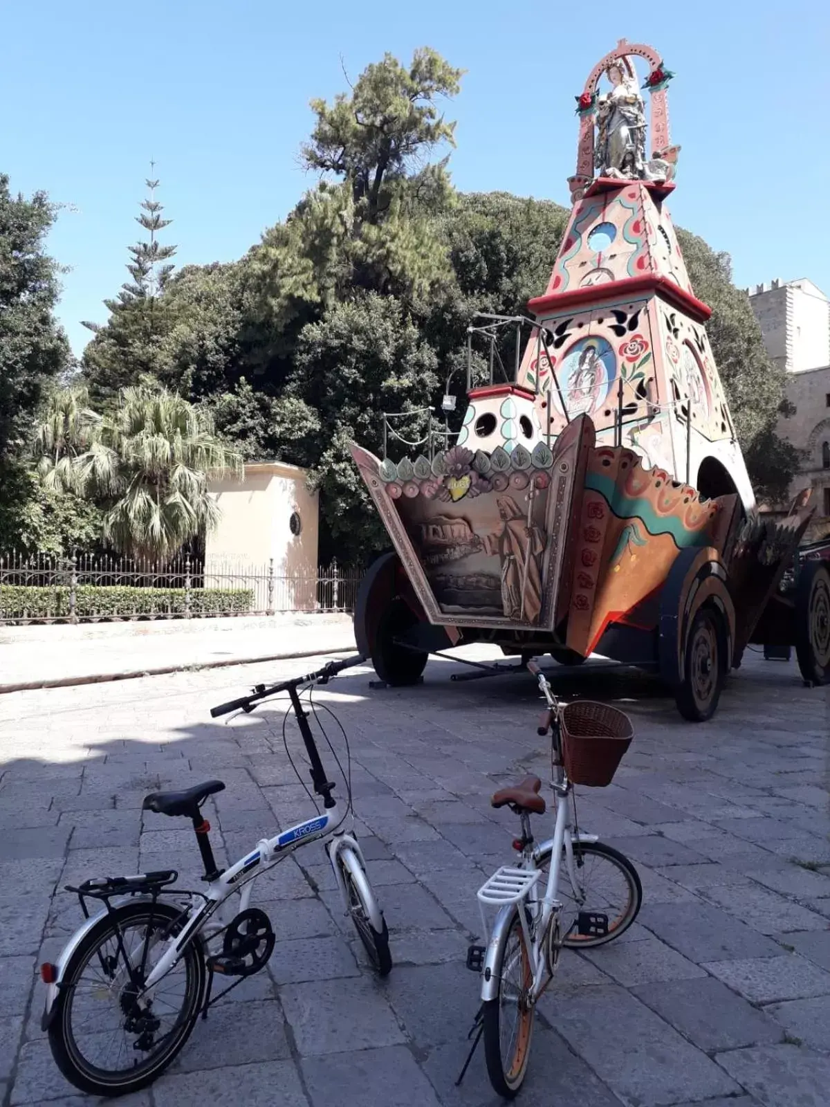 Activities in Piazza Marina