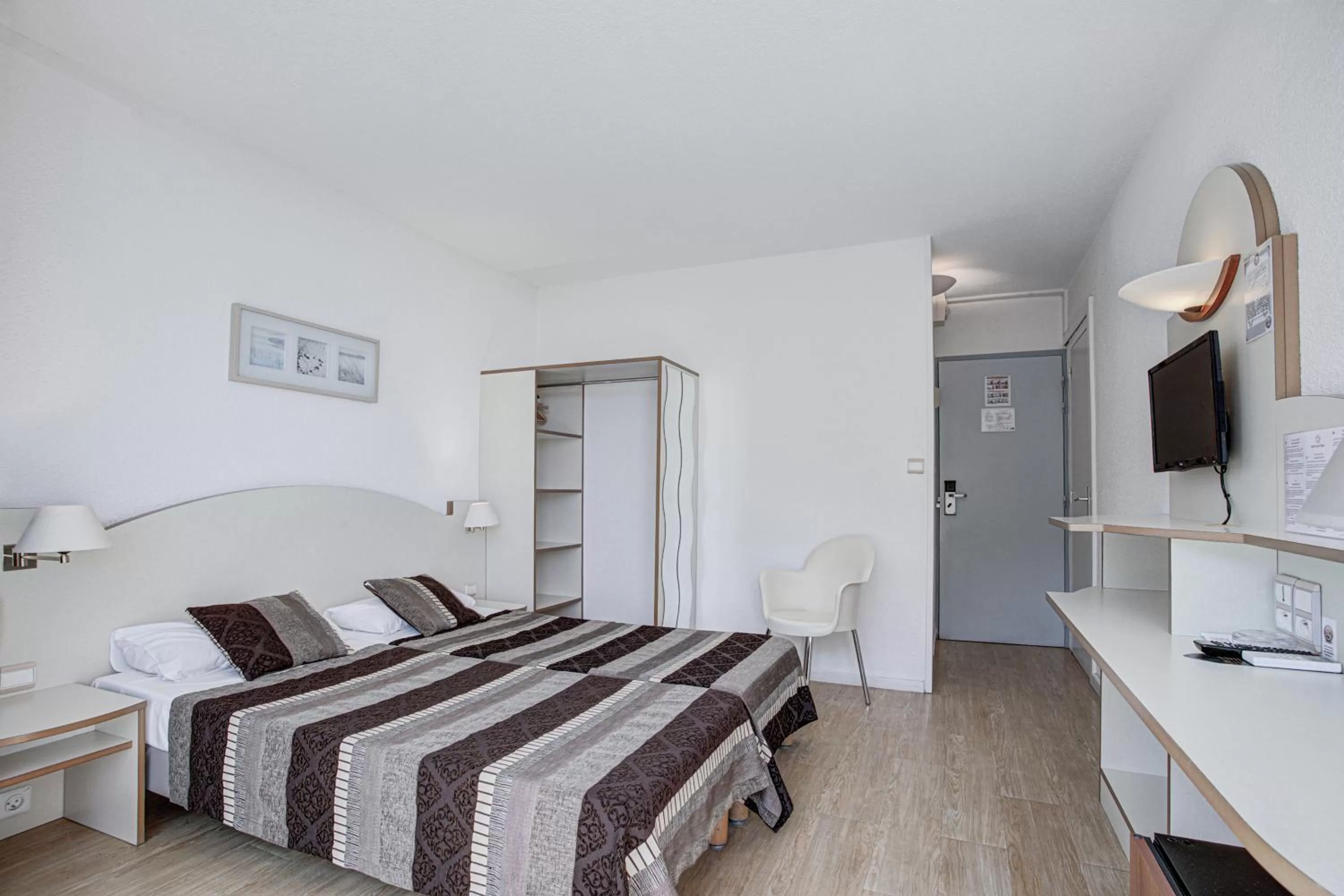 Twin Room with Balcony in Hotel Centre Plage