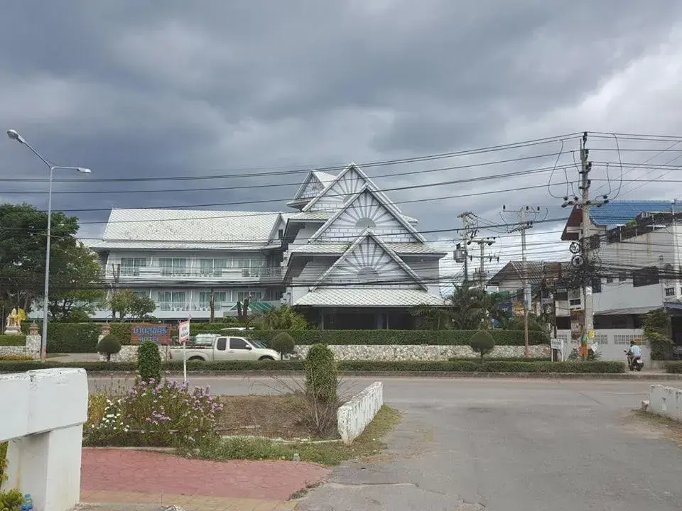 Property Building in Baan Suksiri Hotel (SHA Extra Plus)