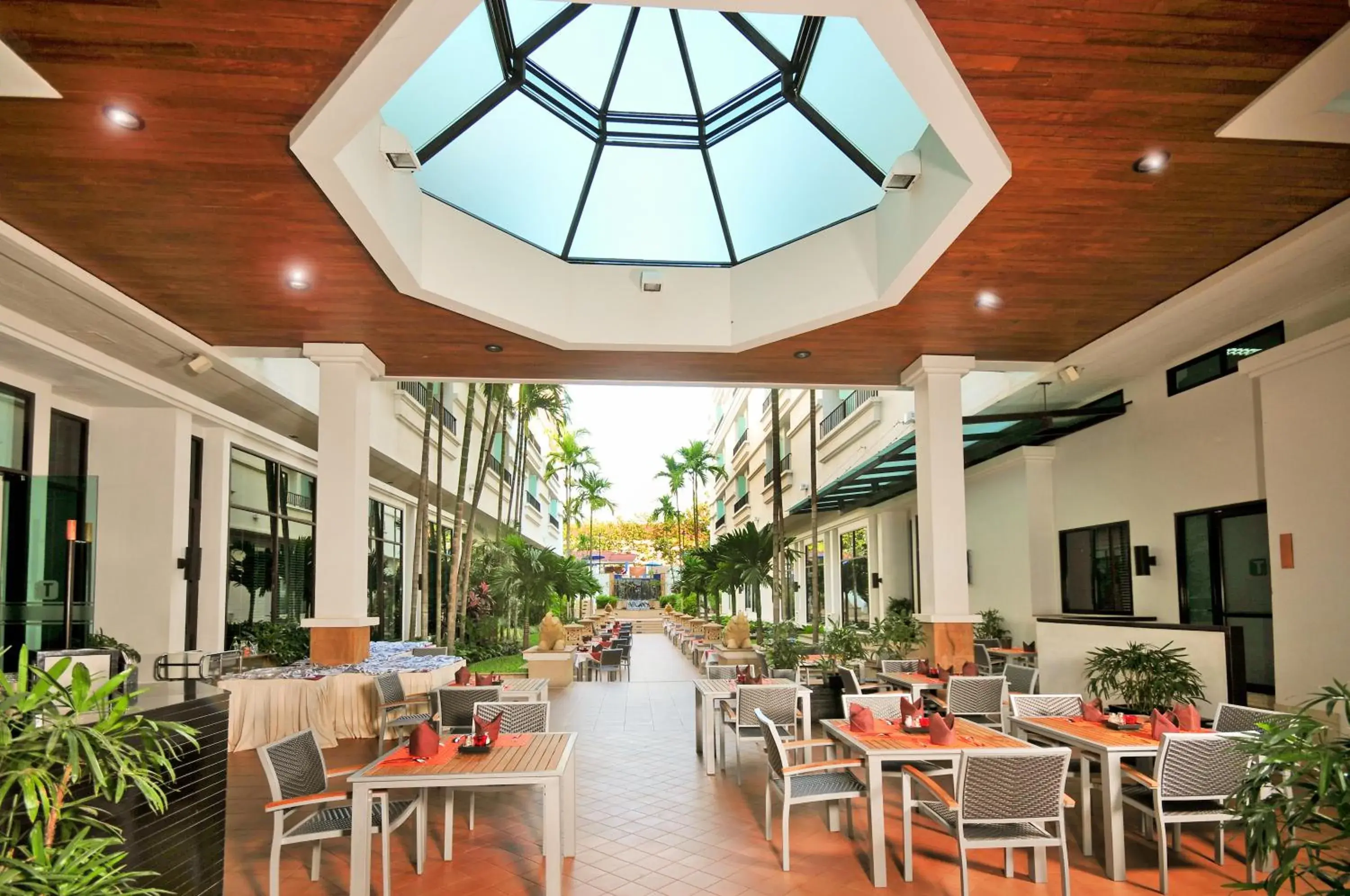 Restaurant/places to eat in Tara Angkor Hotel Restaurant/places to eat in Tara Angkor Hotel