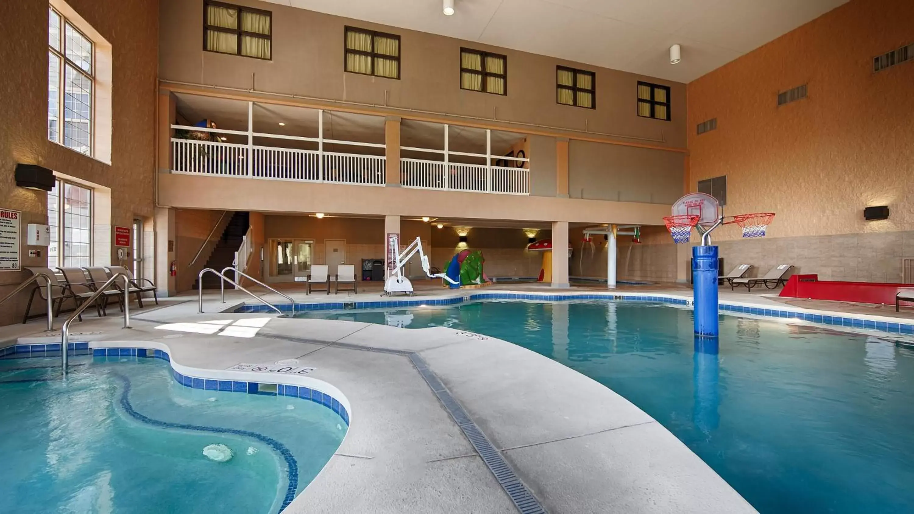 Swimming Pool in Best Western Premier Bridgewood Hotel Resort