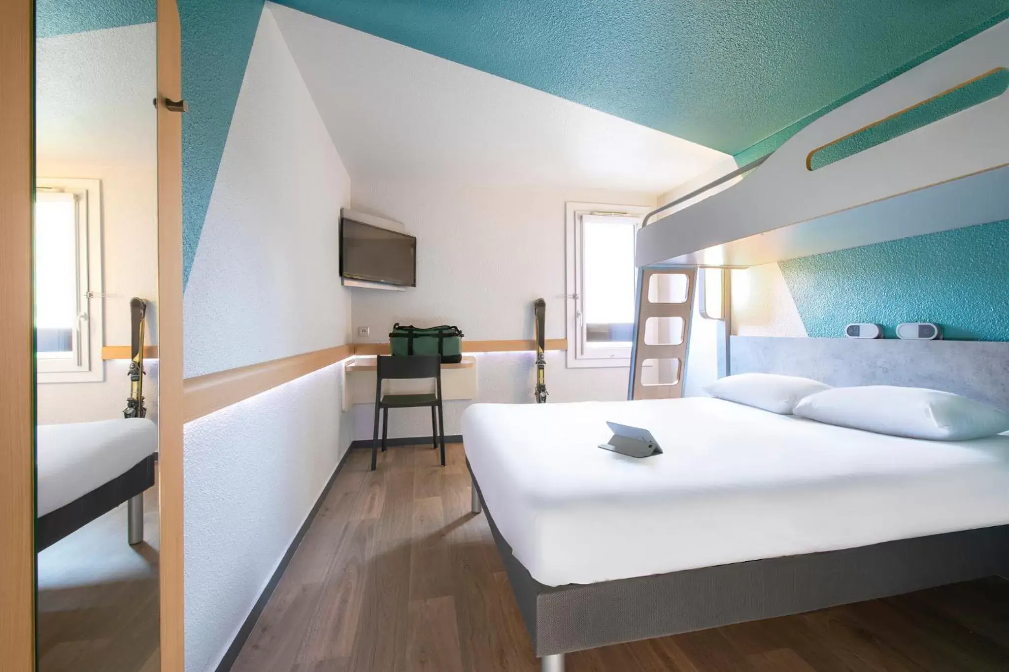 Bed in ibis budget Grenoble Voreppe