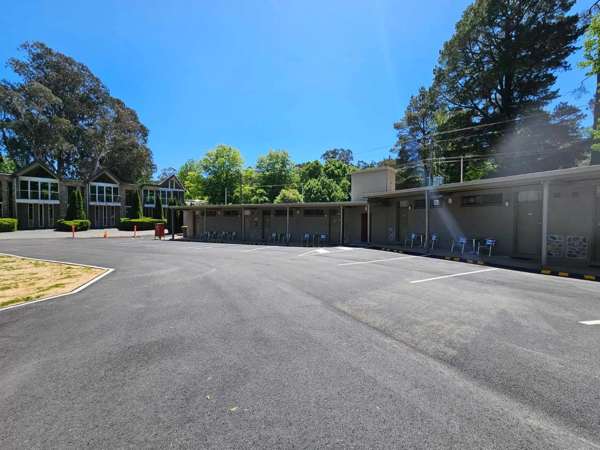 Parking in The Bright Motor Inn