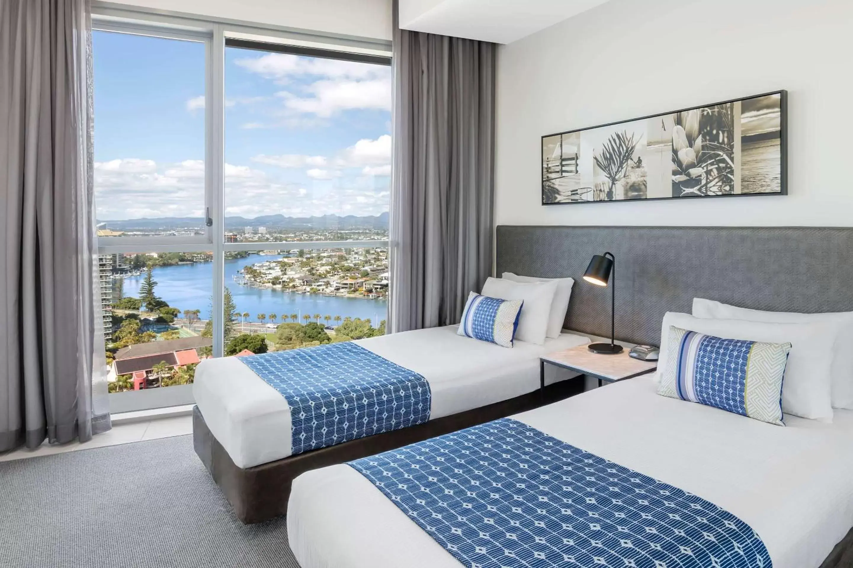 Photo of the whole room, Bed in Wyndham Resort Surfers Paradise