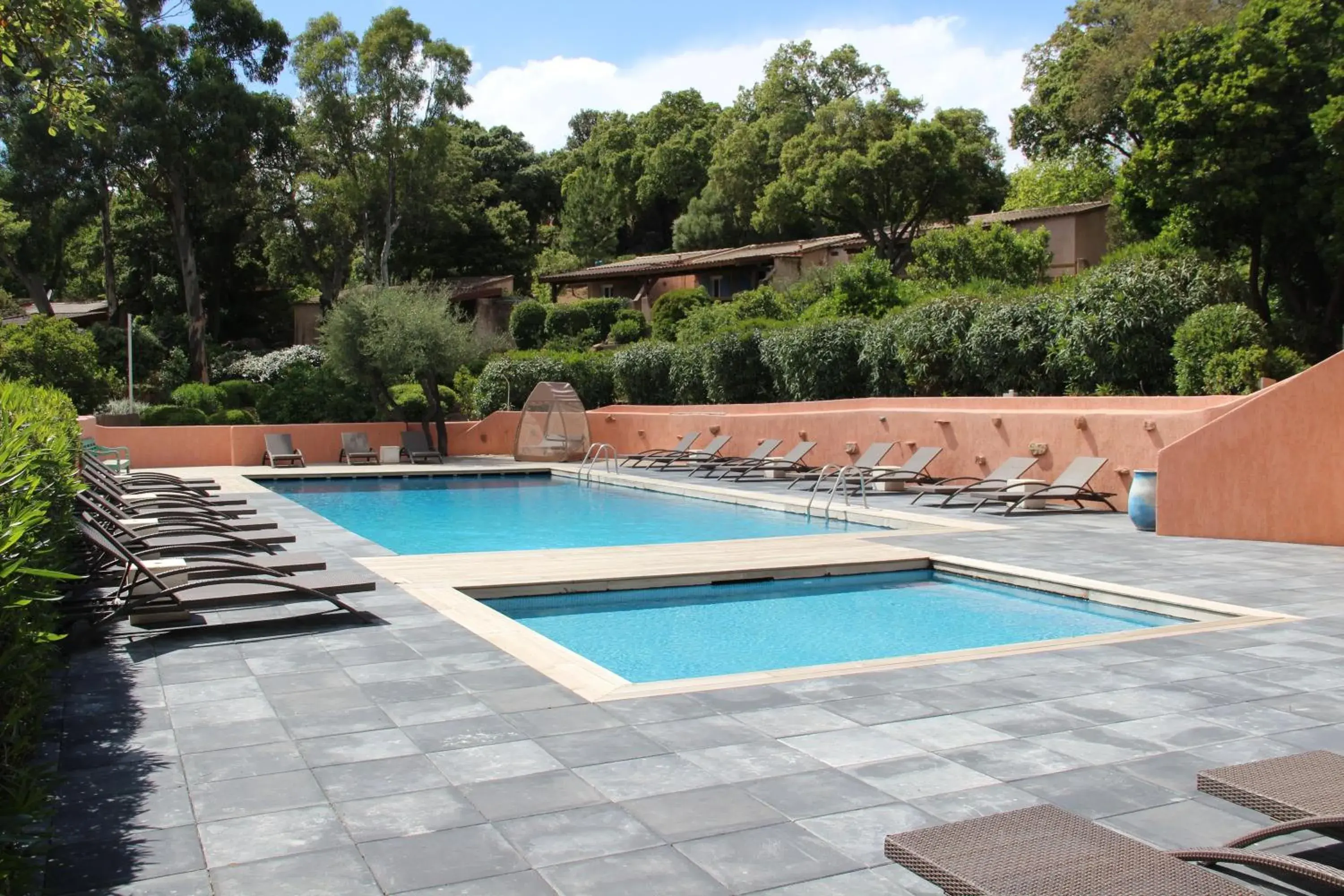 Facade/entrance, Swimming Pool in Hotel Les Hauts de Porto-Vecchio