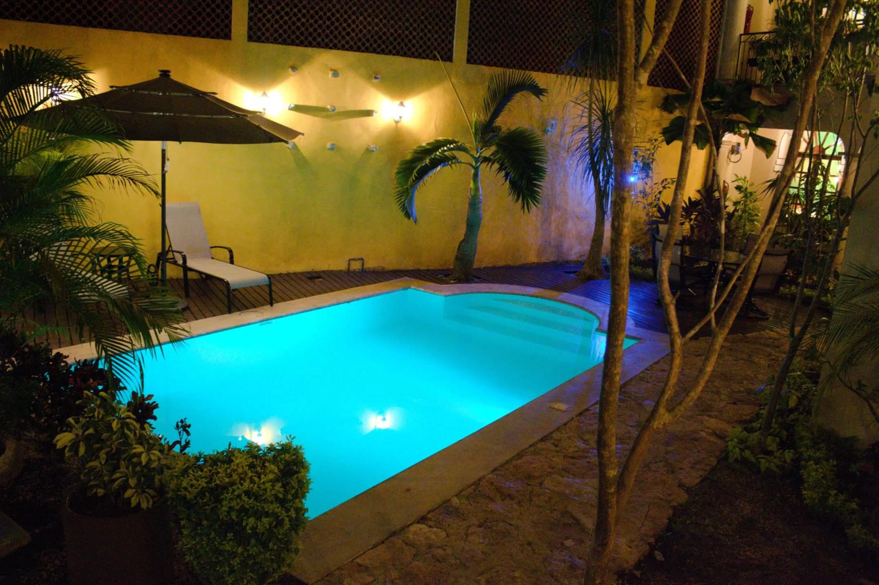 Pool view in Hotel Marionetas