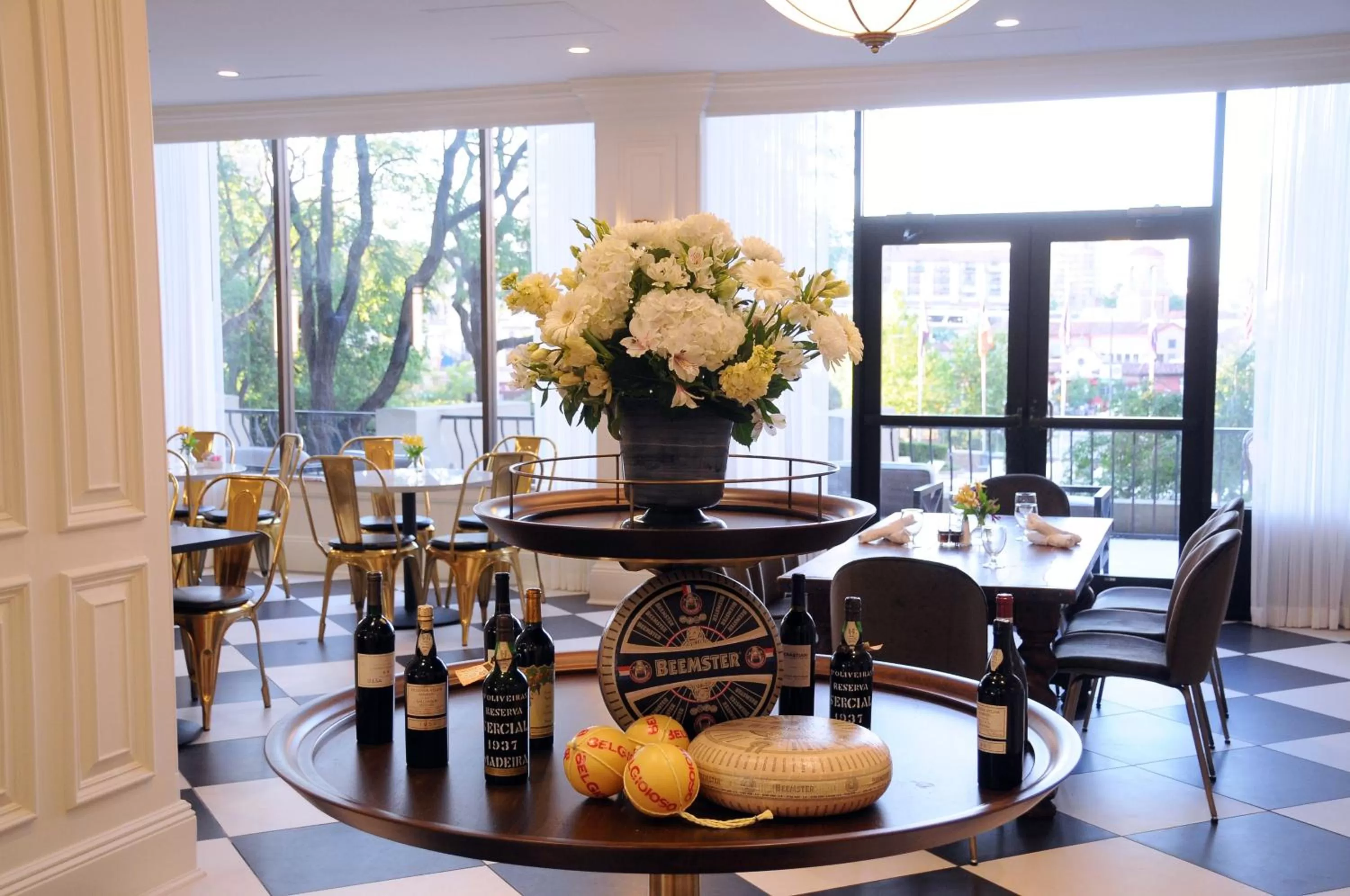 Restaurant/places to eat in InterContinental Kansas City at the Plaza by IHG