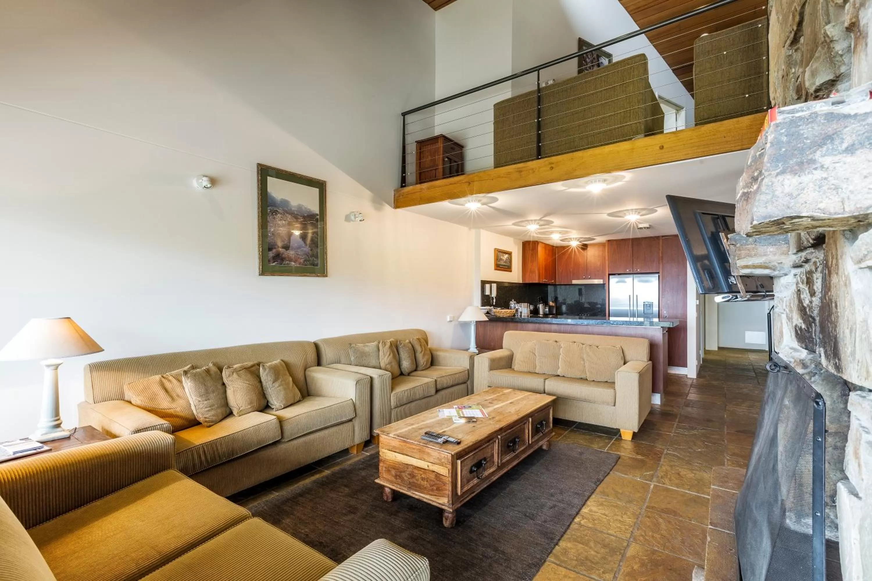 Three-Bedroom Apartment - Penthouse in Alpine Woodsmoke Apartments