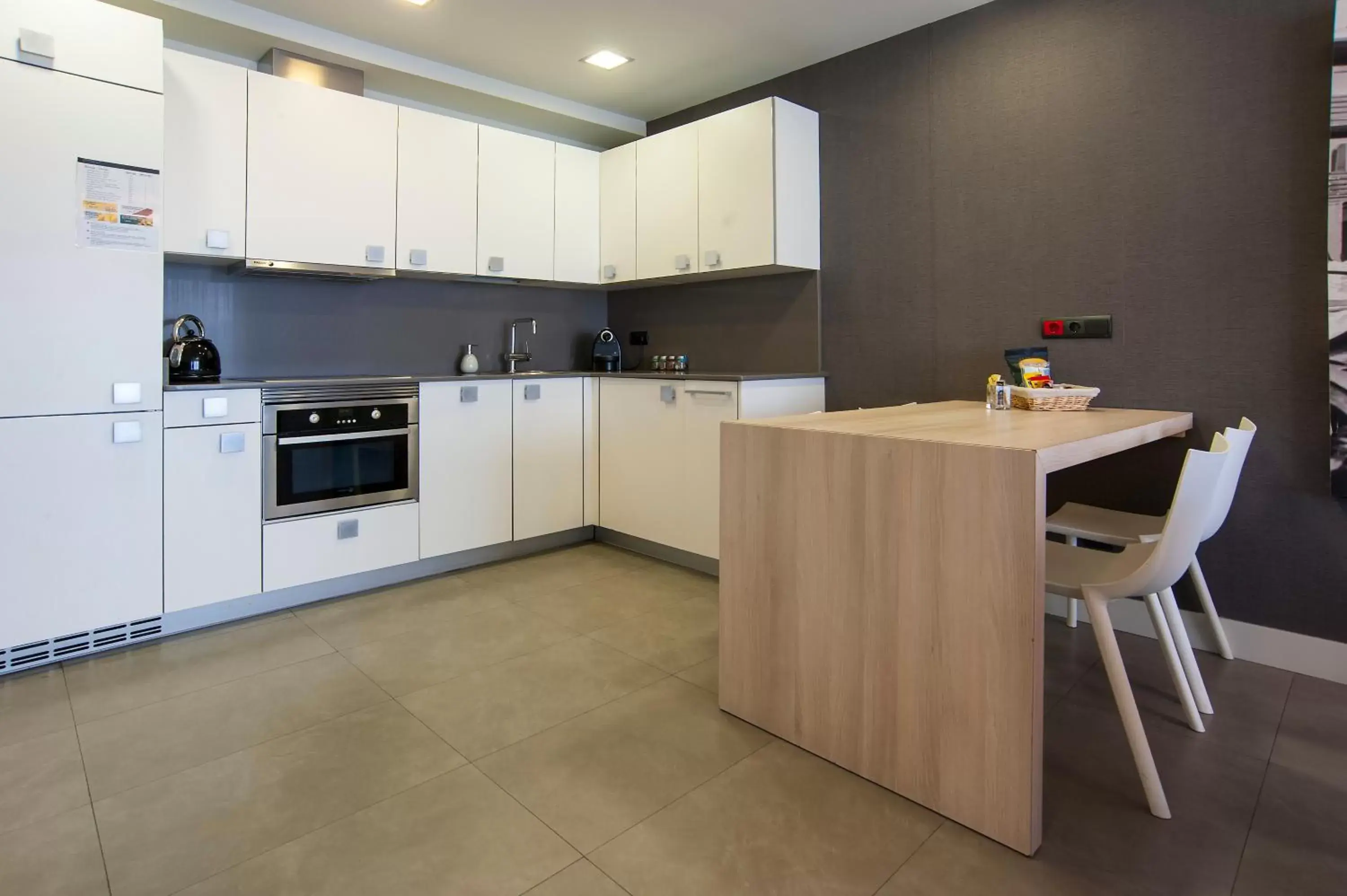 Kitchen or kitchenette, Kitchen/Kitchenette in Irenaz Resort Apartamentos