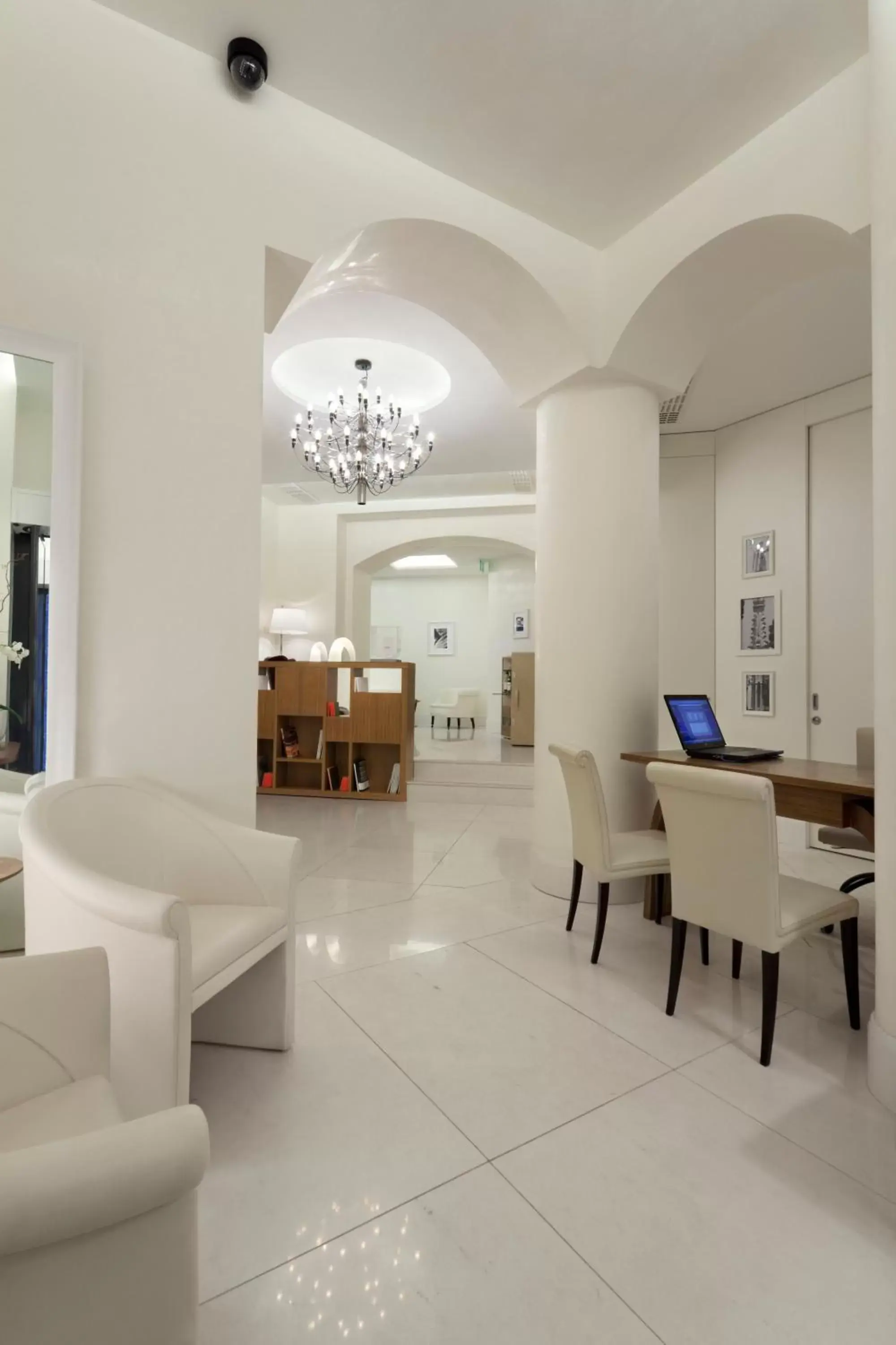 Lobby or reception in Maison Milano | UNA Esperienze Lobby or reception in Maison Milano | UNA Esperienze