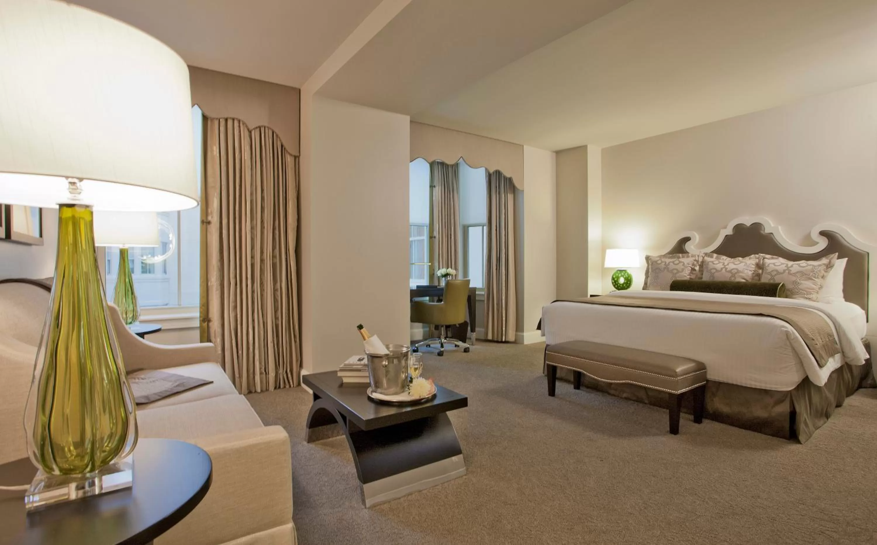 Photo of the whole room, Bed in Morrison Clark Inn Washington DC Convention Center