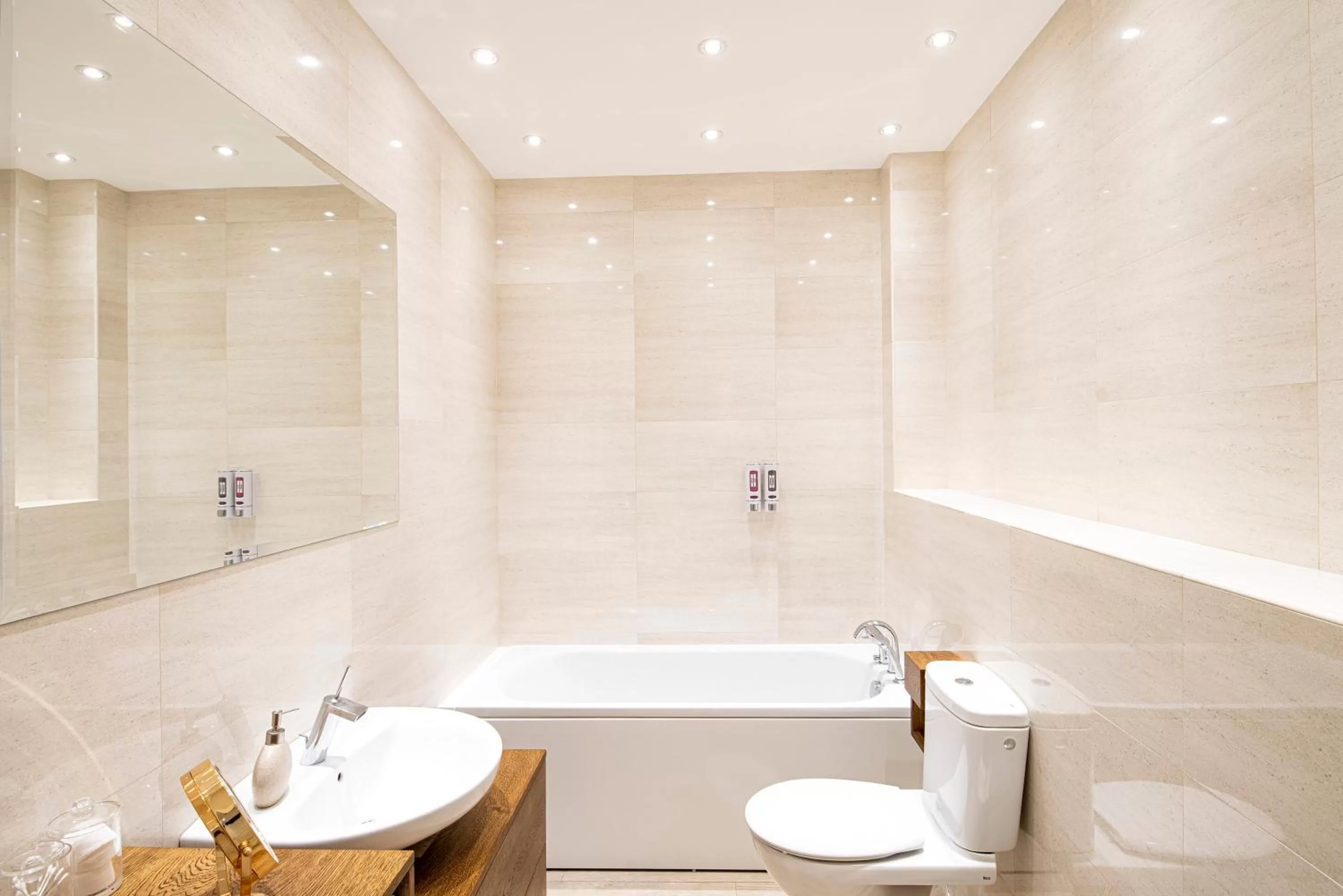 Bathroom in Jacuzzi SPA Prestige