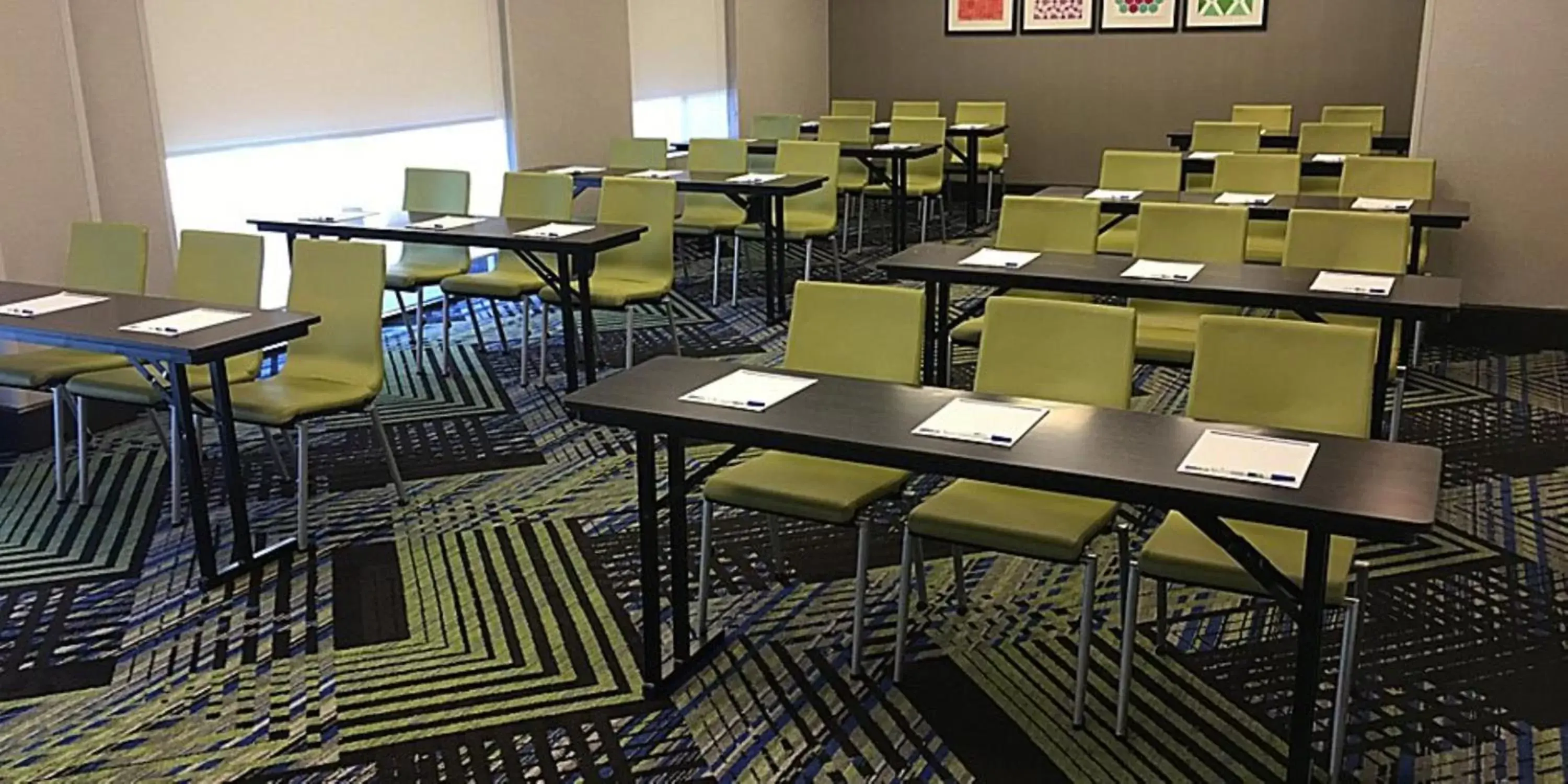 Meeting/conference room, Restaurant/Places to Eat in Holiday Inn Express & Suites Reidsville, an IHG Hotel