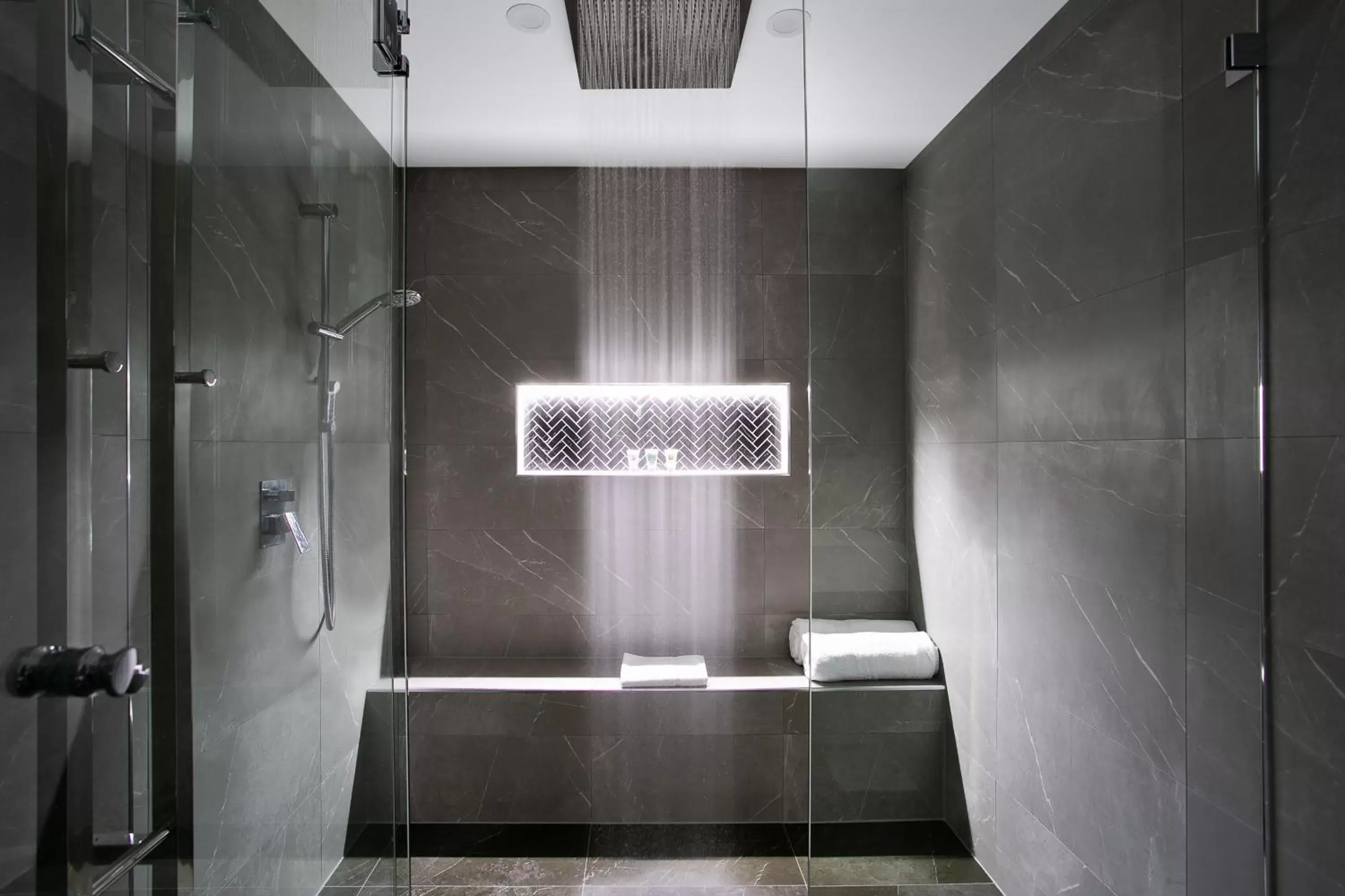 Shower, Bathroom in Best Western Sanctuary Inn