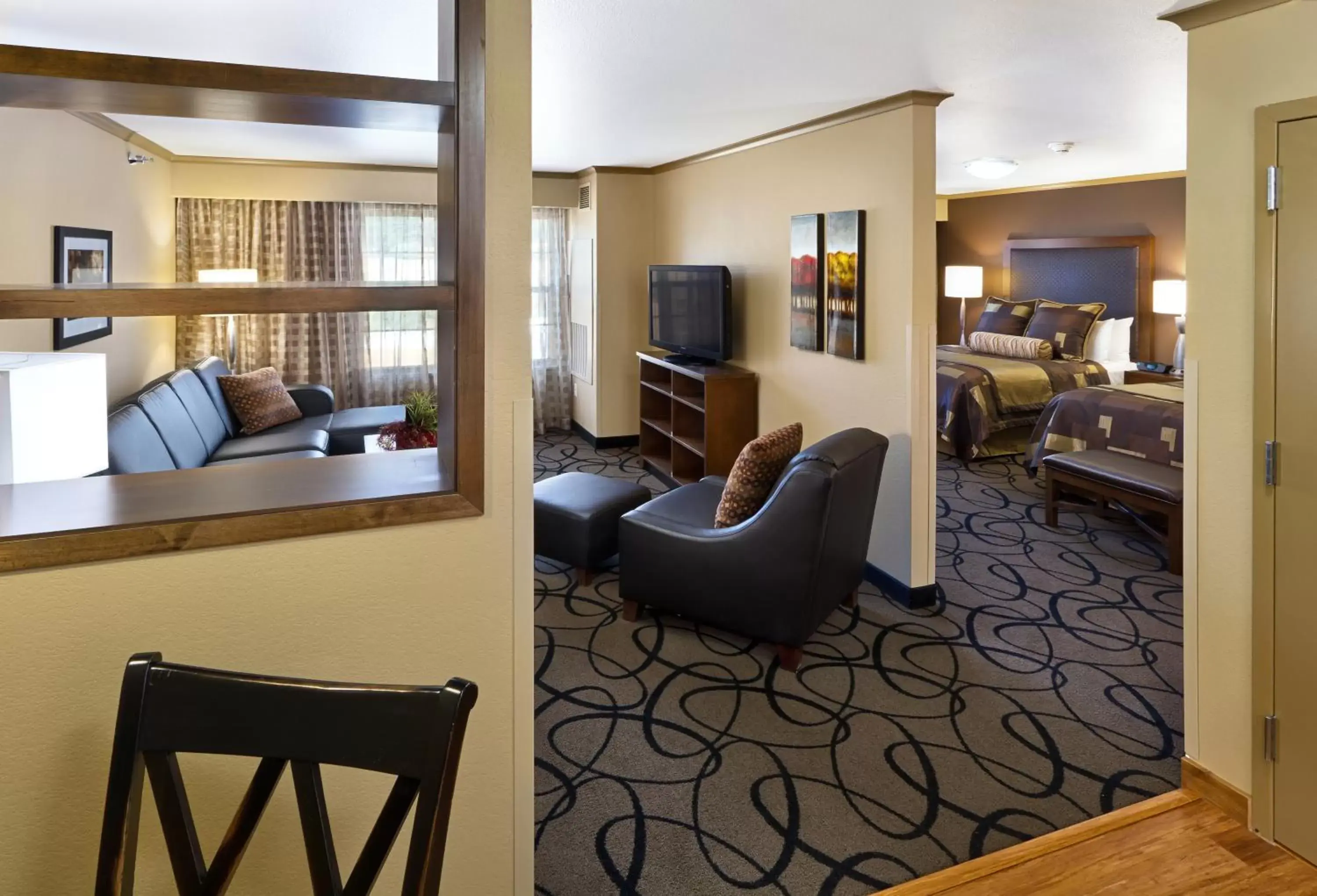 Living room, Seating Area in ClubHouse Hotel and Suites