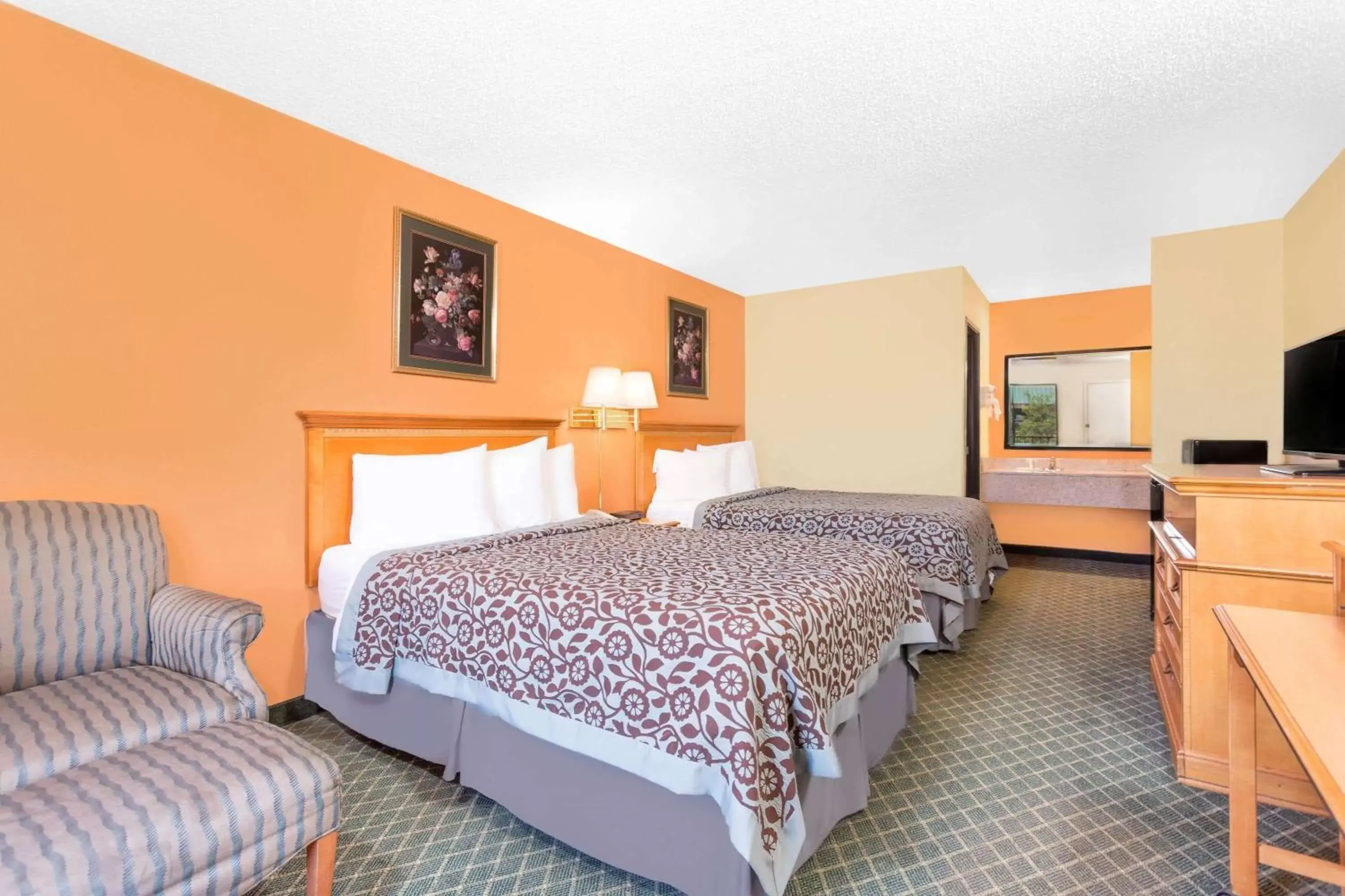 Photo of the whole room, Bed in Days Inn by Wyndham Aiken - Interstate Hwy 20