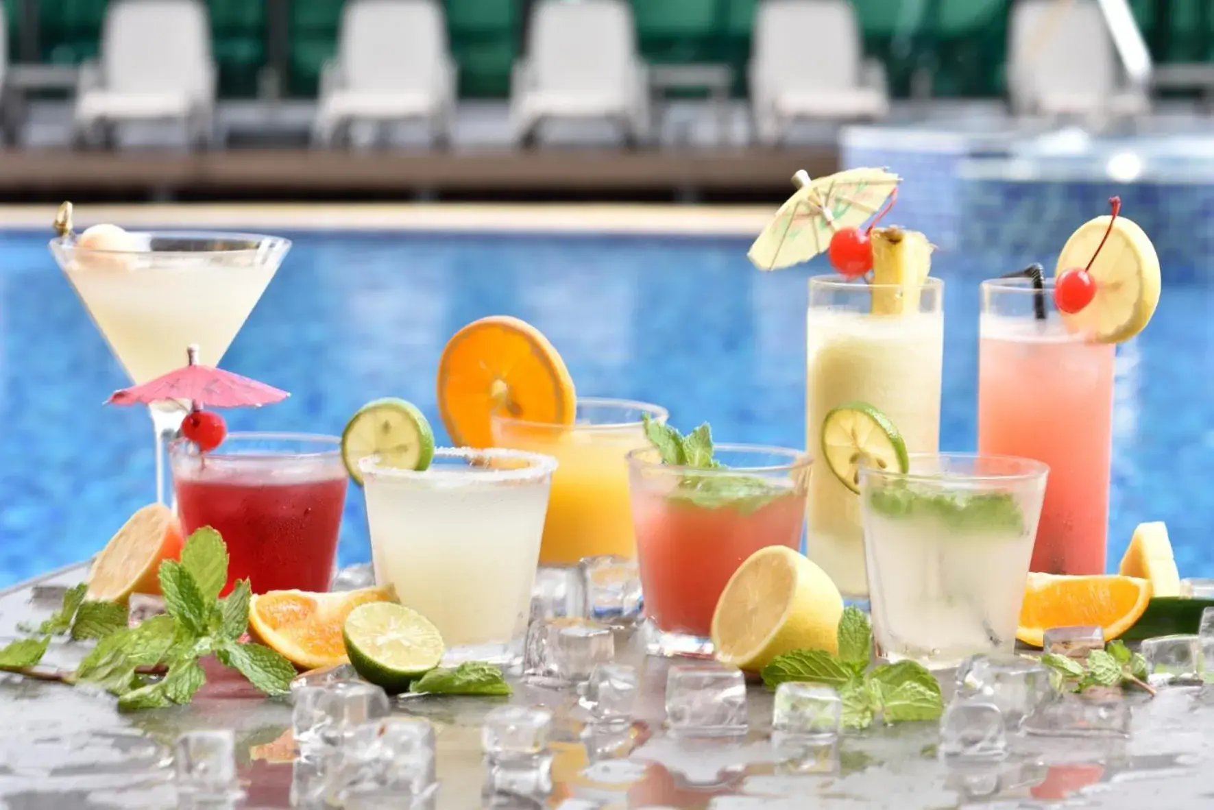 Lounge or bar in Aerotel Singapore - Transit Hotel in Terminal 1 Lounge or bar in Aerotel Singapore - Transit Hotel in Terminal 1