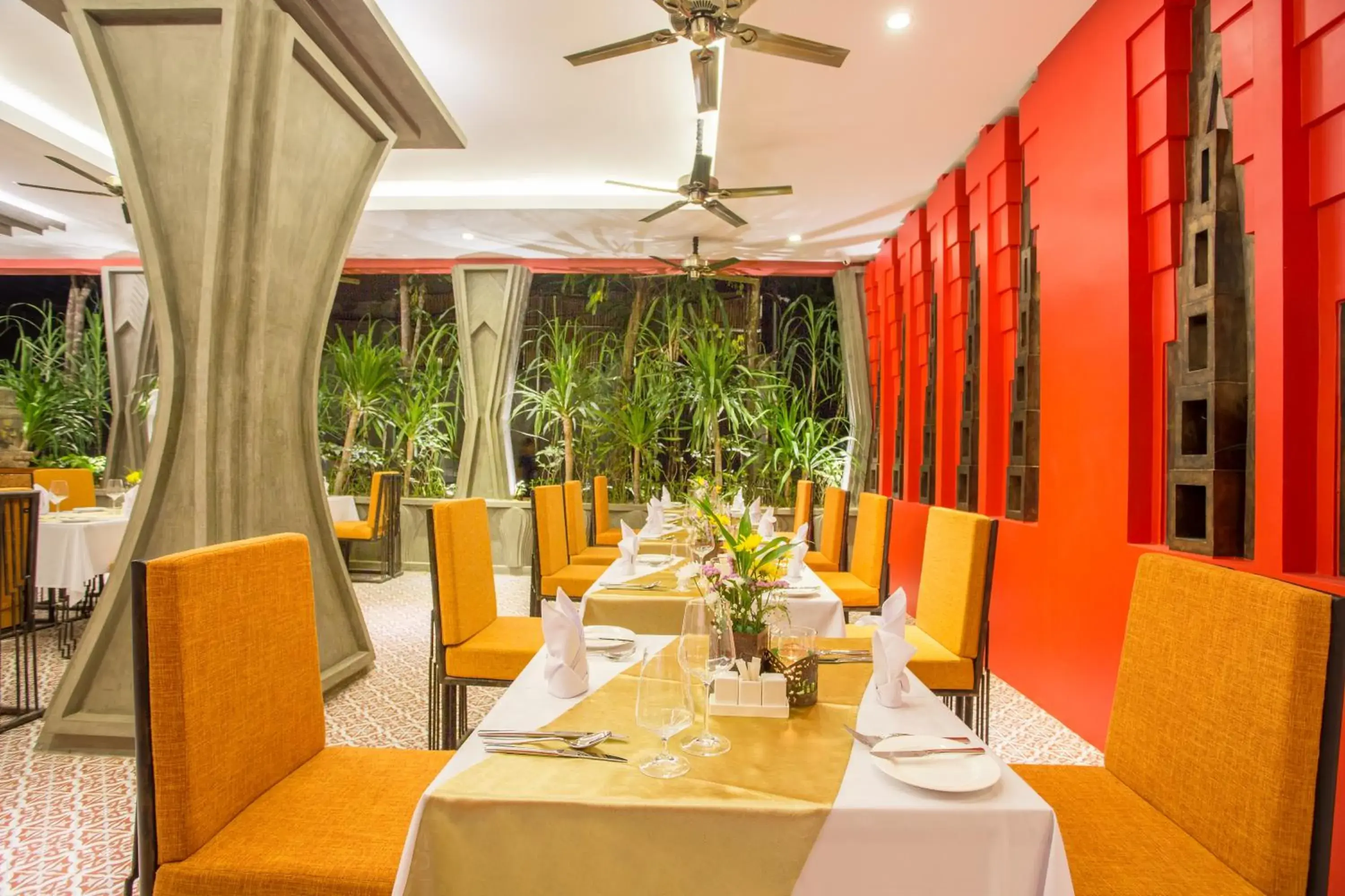 Restaurant/Places to Eat in Golden Temple Villa