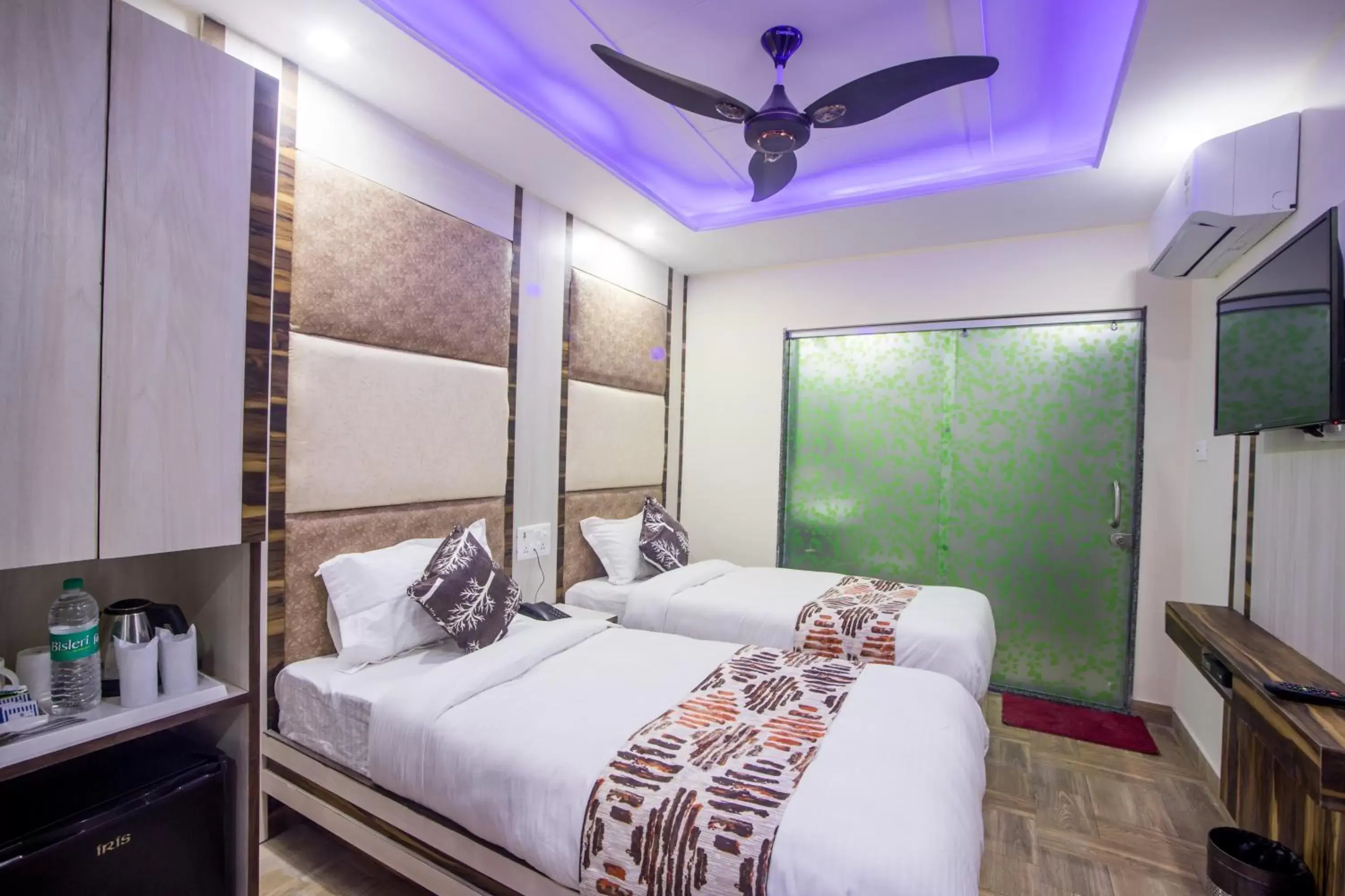 Bedroom, Bed in Hotel Harsha International