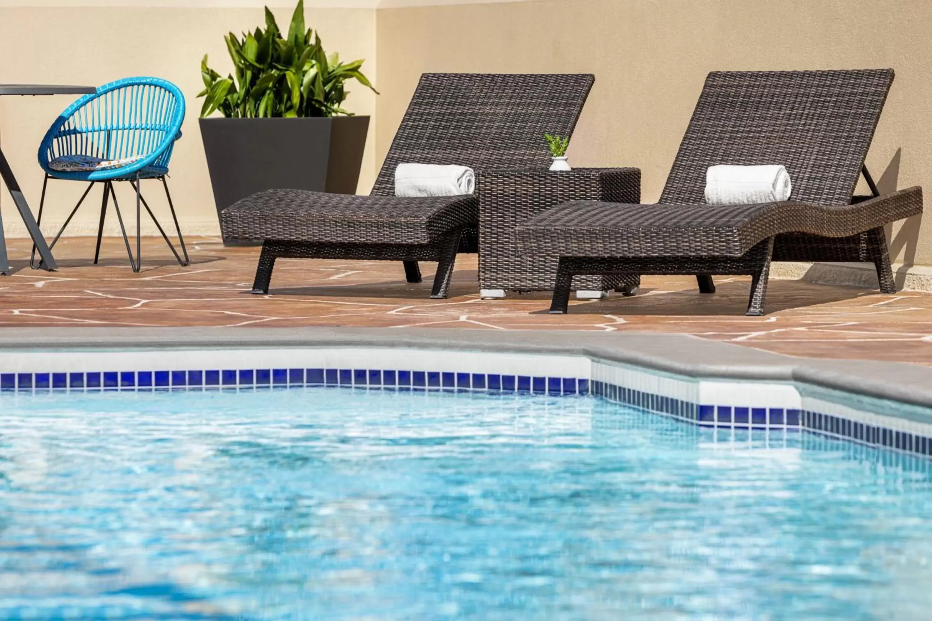 Swimming Pool in Magnolia Hotel Houston, a Tribute Portfolio Hotel