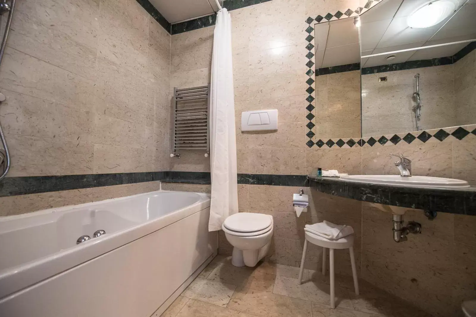 Bathroom in Quality Hotel Nova Domus