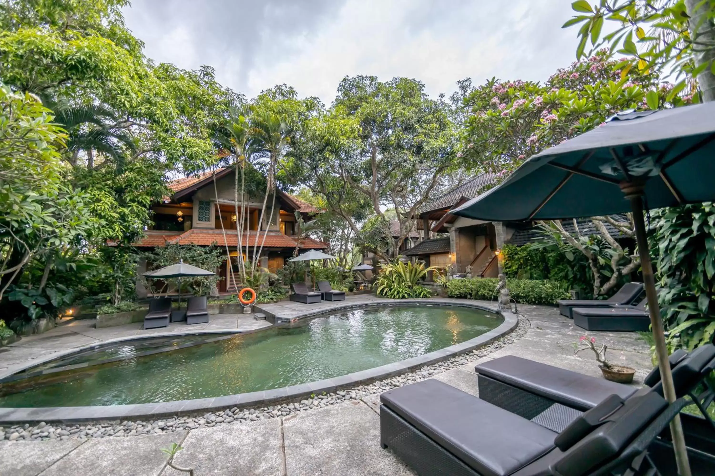 Property building, Swimming Pool in De Munut Balinese Resort