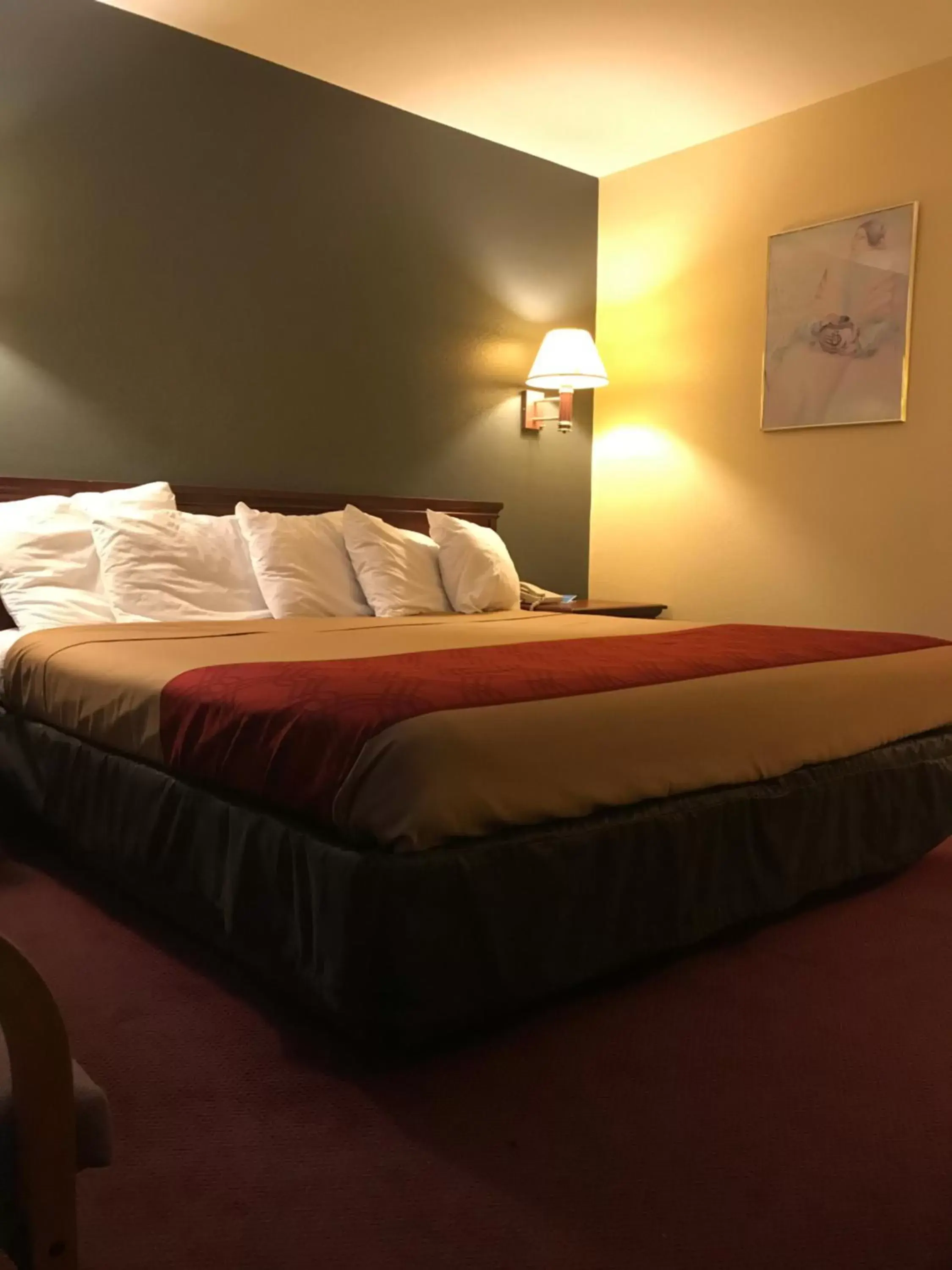 Queen Room - Disability Access in Rodeway Inn Winslow I-40