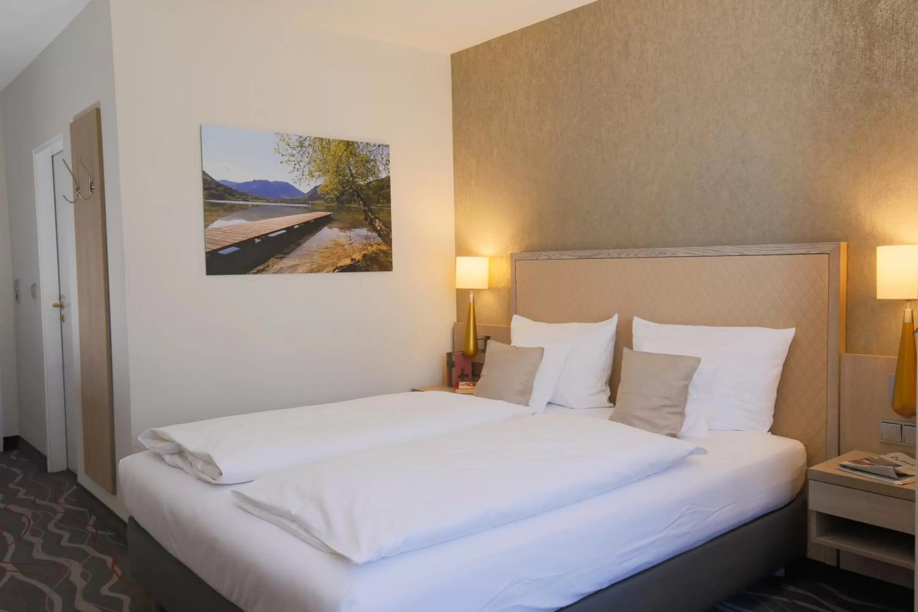 Bed in Best Western Premier Bayerischer Hof Miesbach