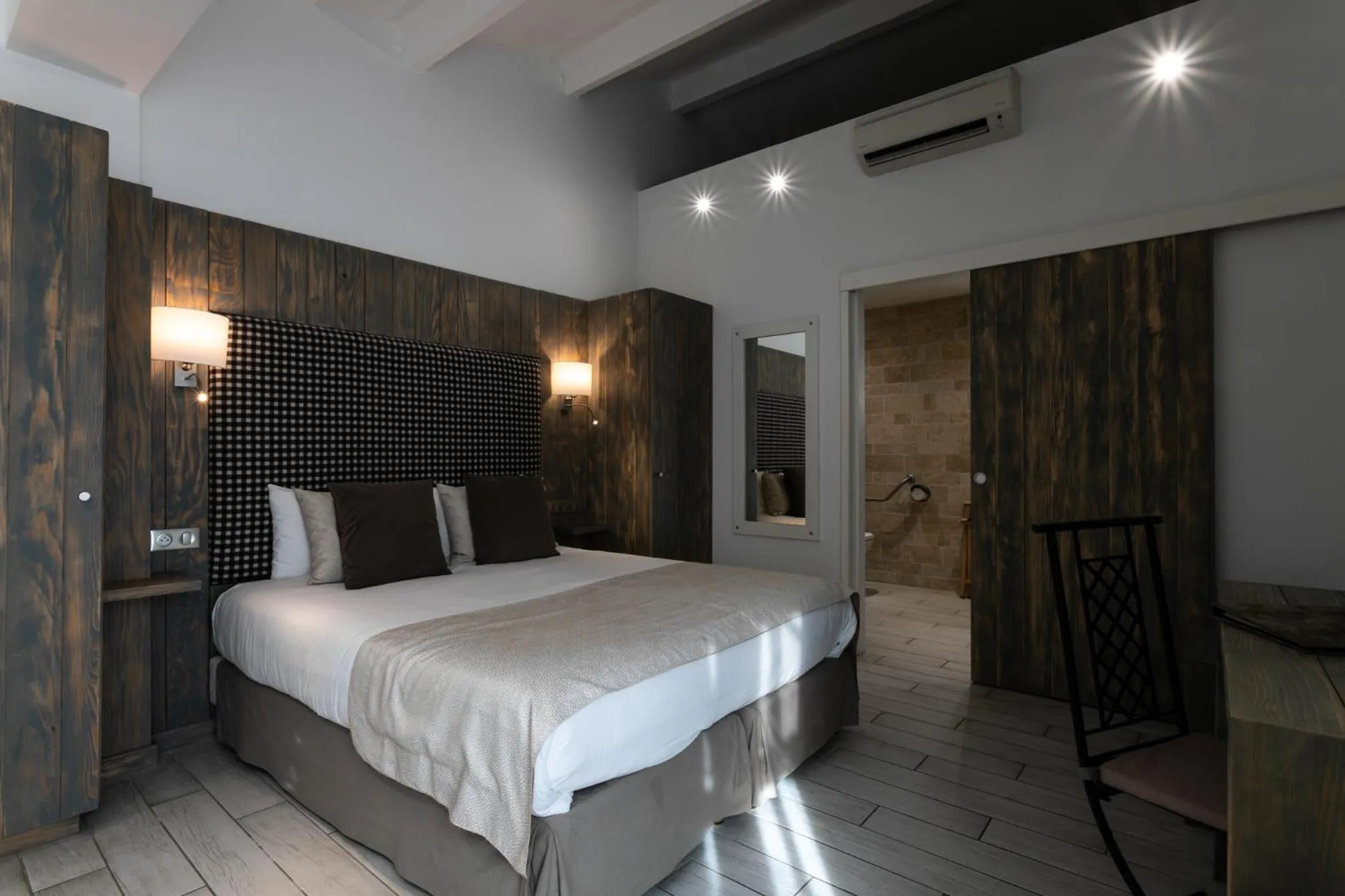 Photo of the whole room, Bed in Le Mas de Cocagne