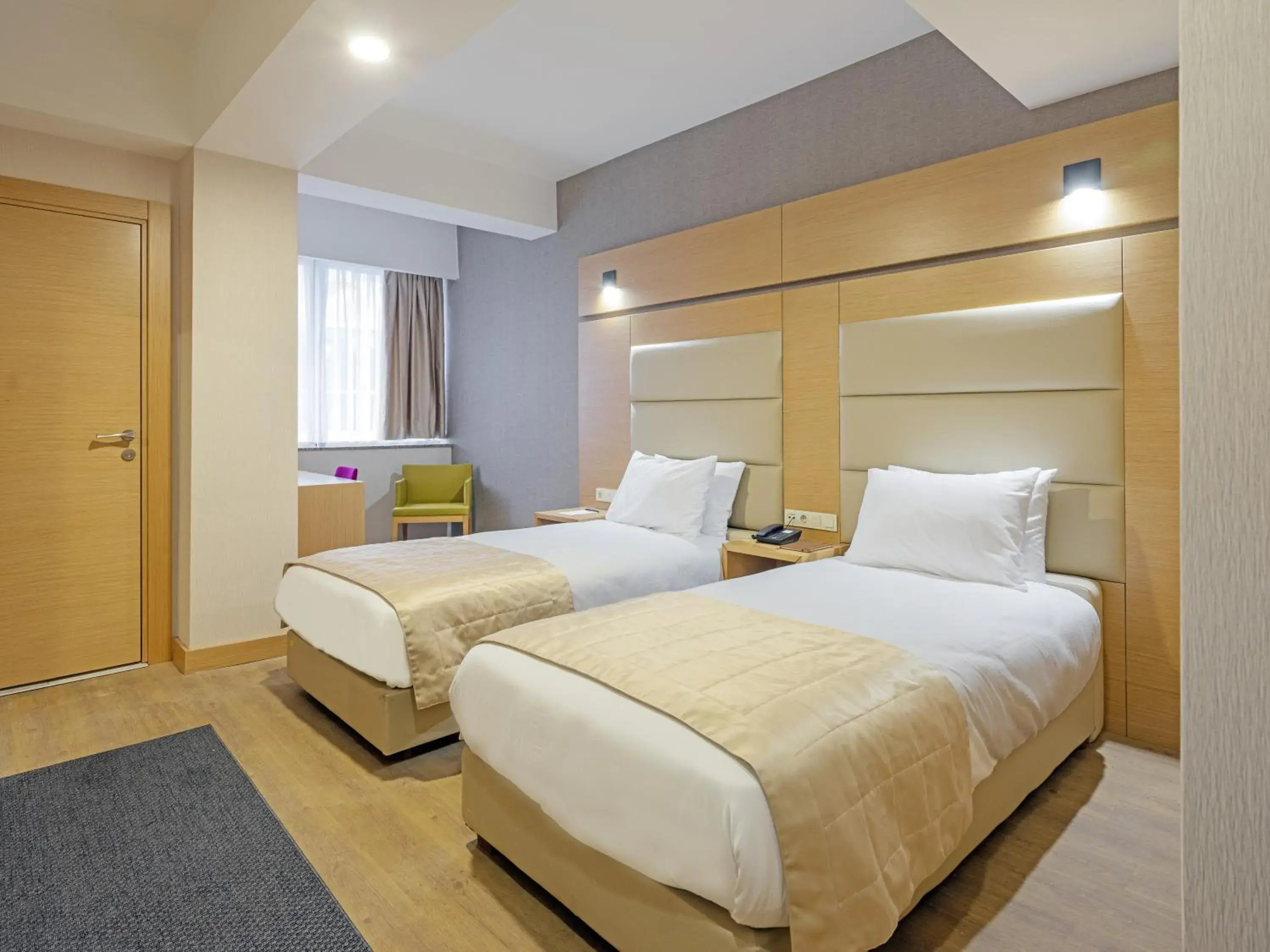 Bed in Merlin Hotel İstanbul