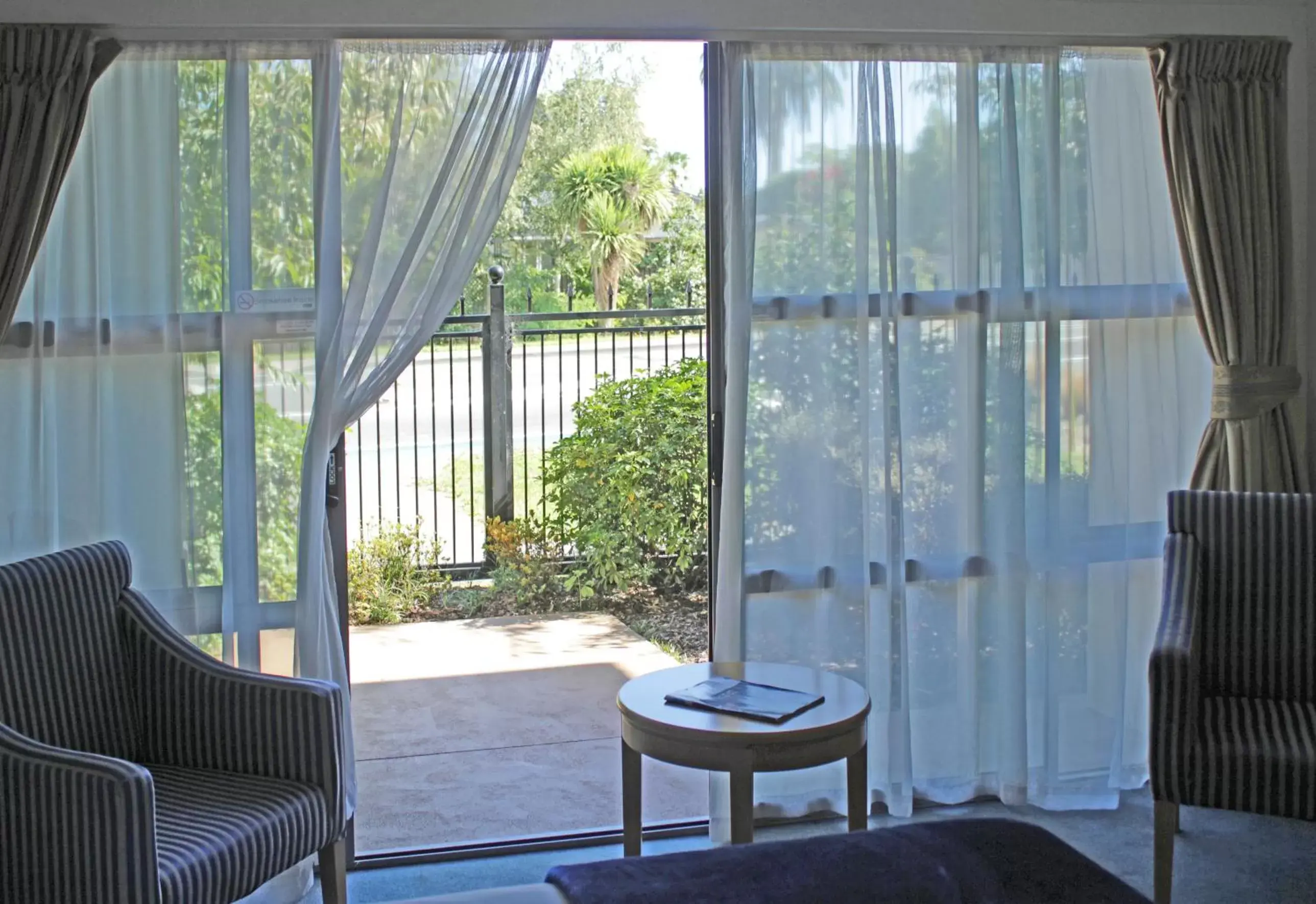 Balcony/Terrace, Seating Area in Saxton Lodge Motel