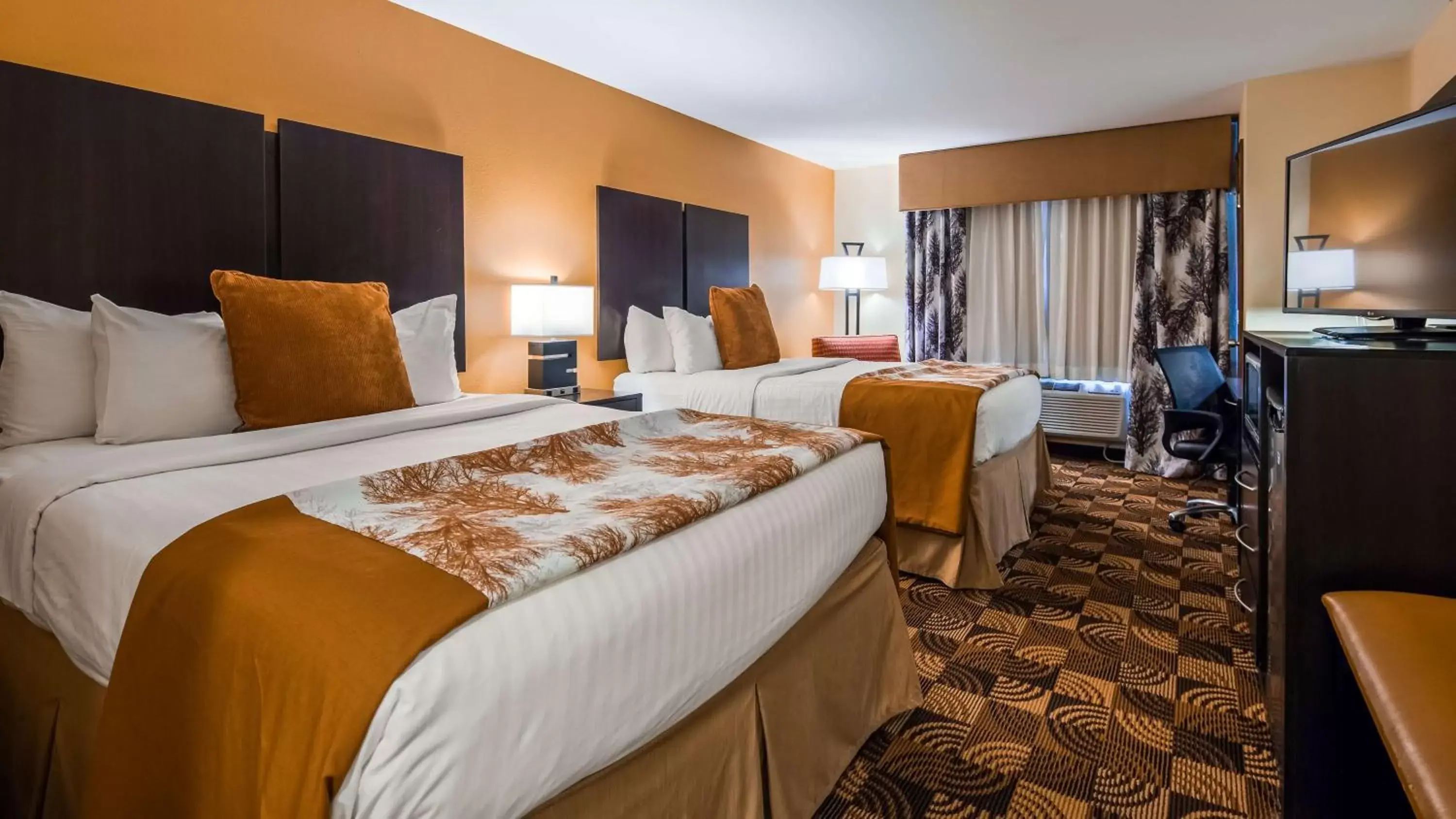 Photo of the whole room, Bed in Best Western Plus Whitewater Inn Photo of the whole room, Bed in Best Western Plus Whitewater Inn