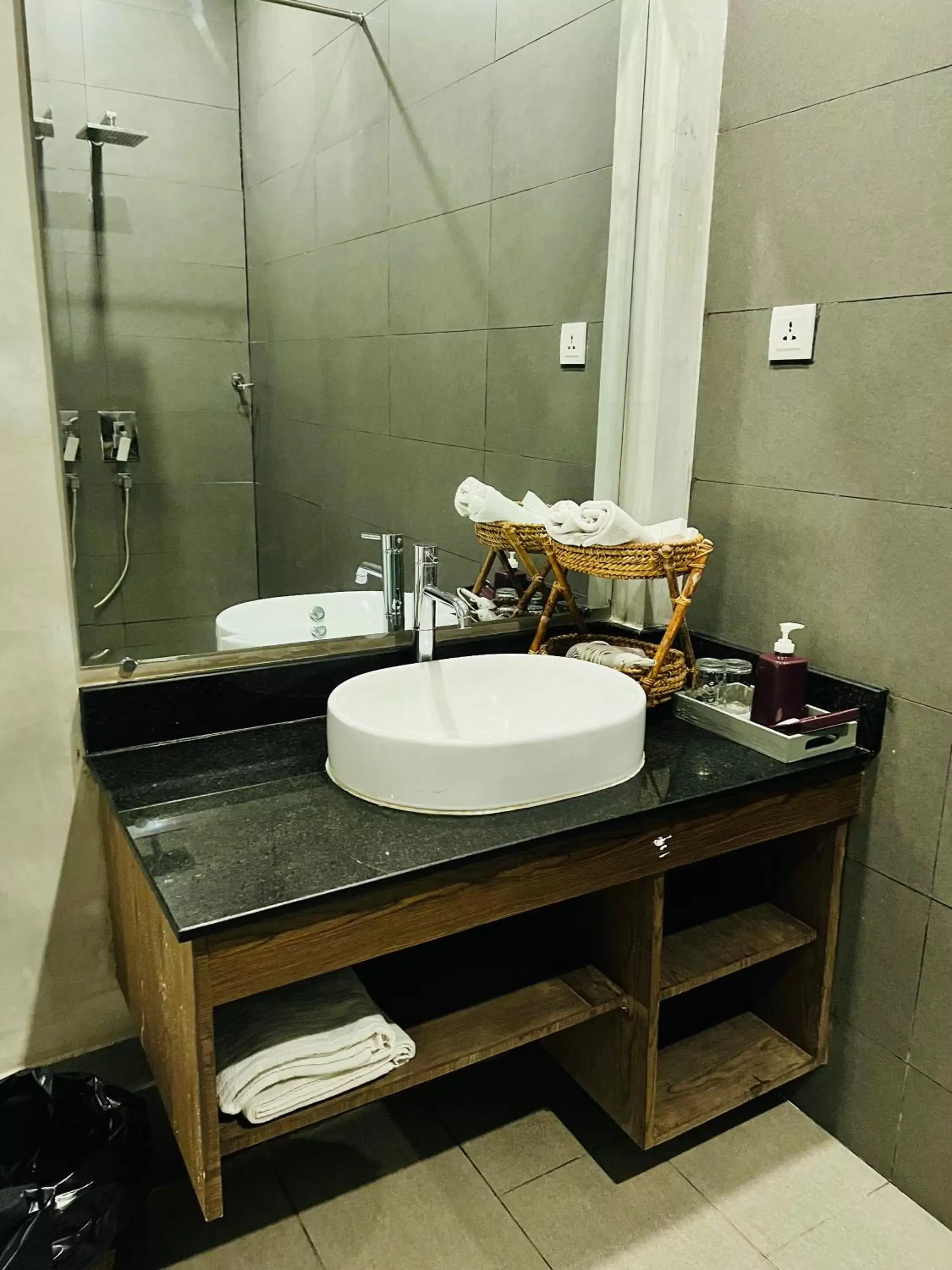 Bathroom in Asiban Quay Boutique Hotel