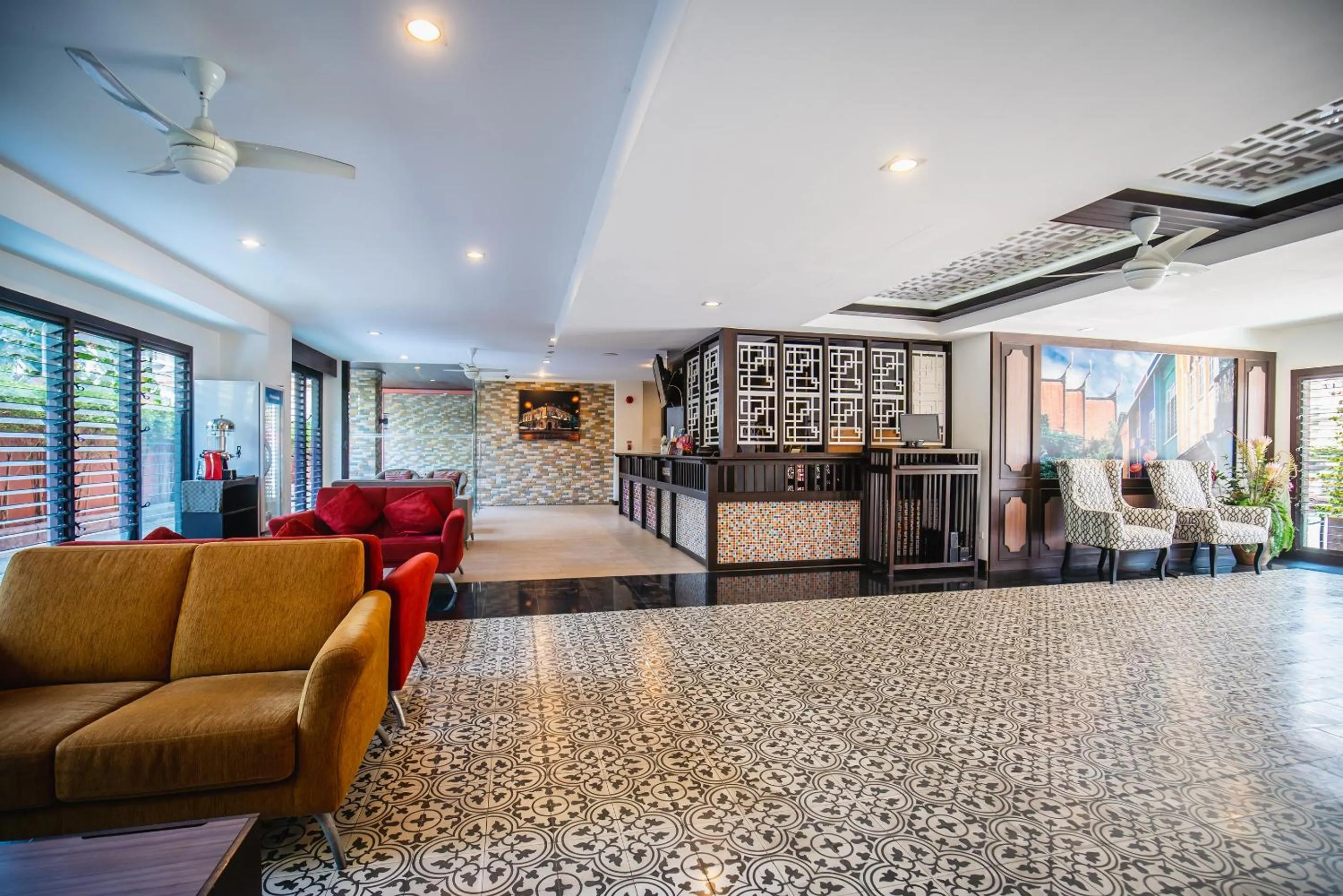 Lobby or reception in Ratana Hotel Chalong