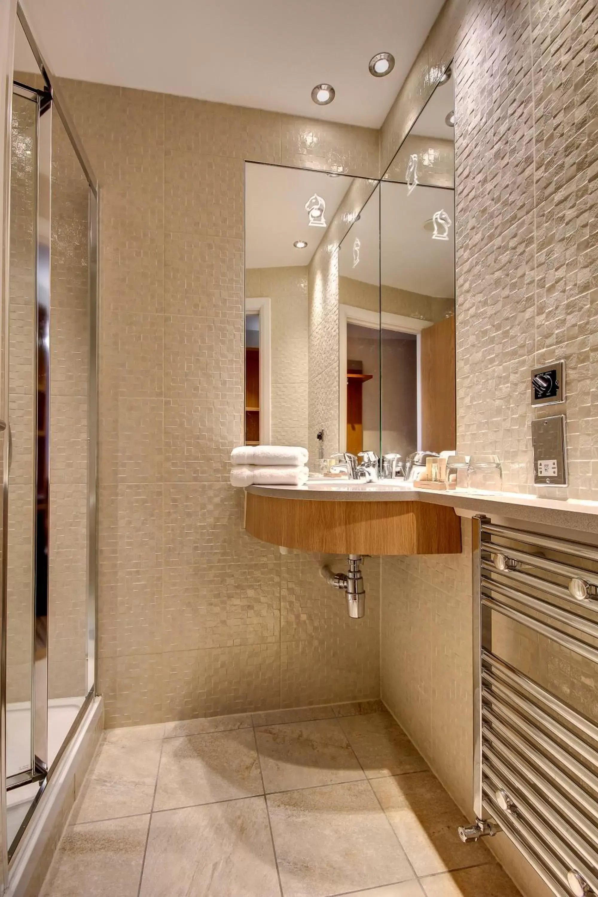 Bathroom in Ingliston Country Club Hotel
