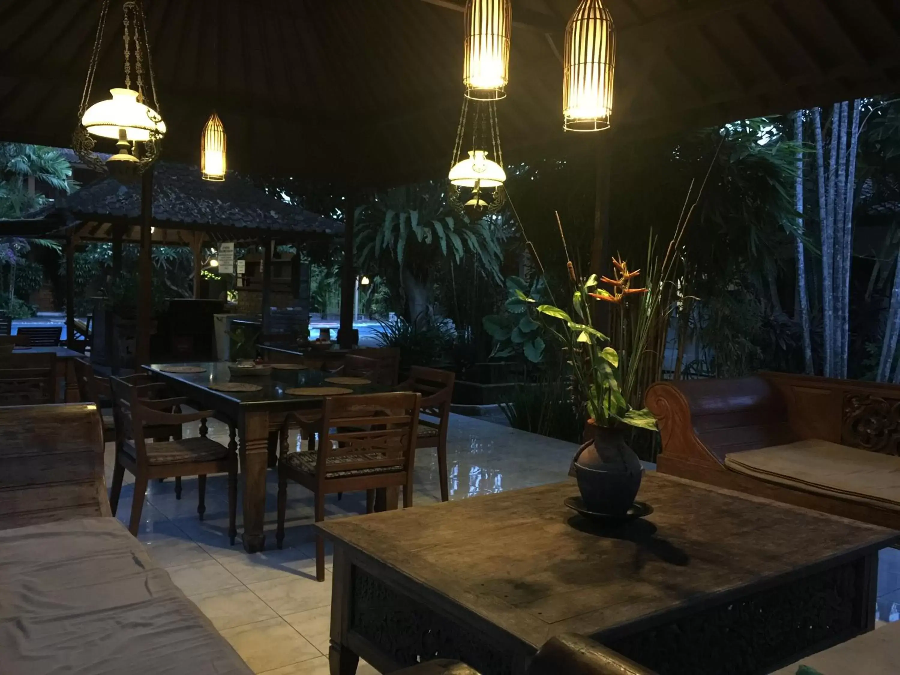 Restaurant/places to eat, Lounge/Bar in Bumi Ayu Bungalow Sanur