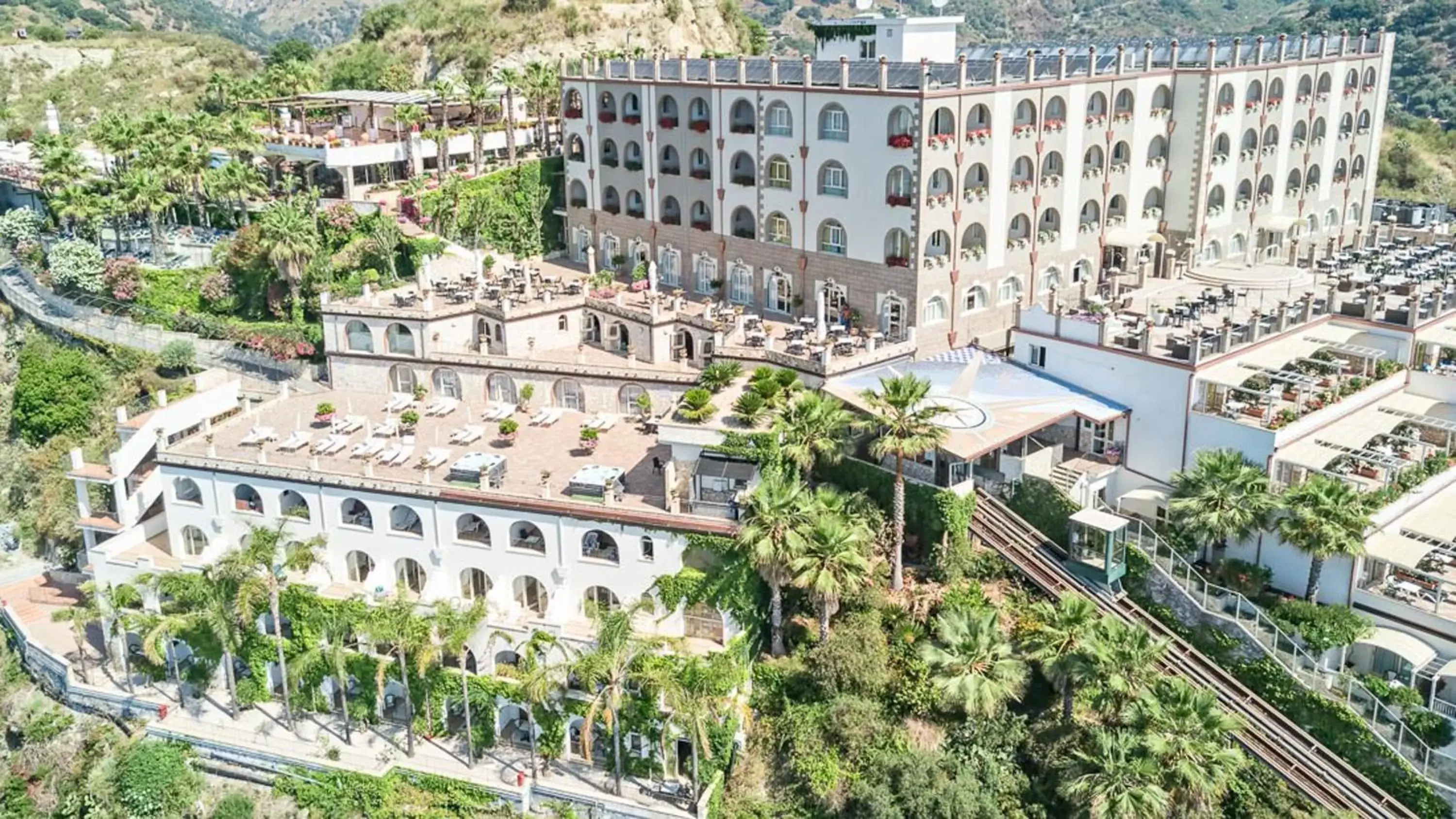 Property building, Bird's-eye View in Hotel Olimpo le Terrazze