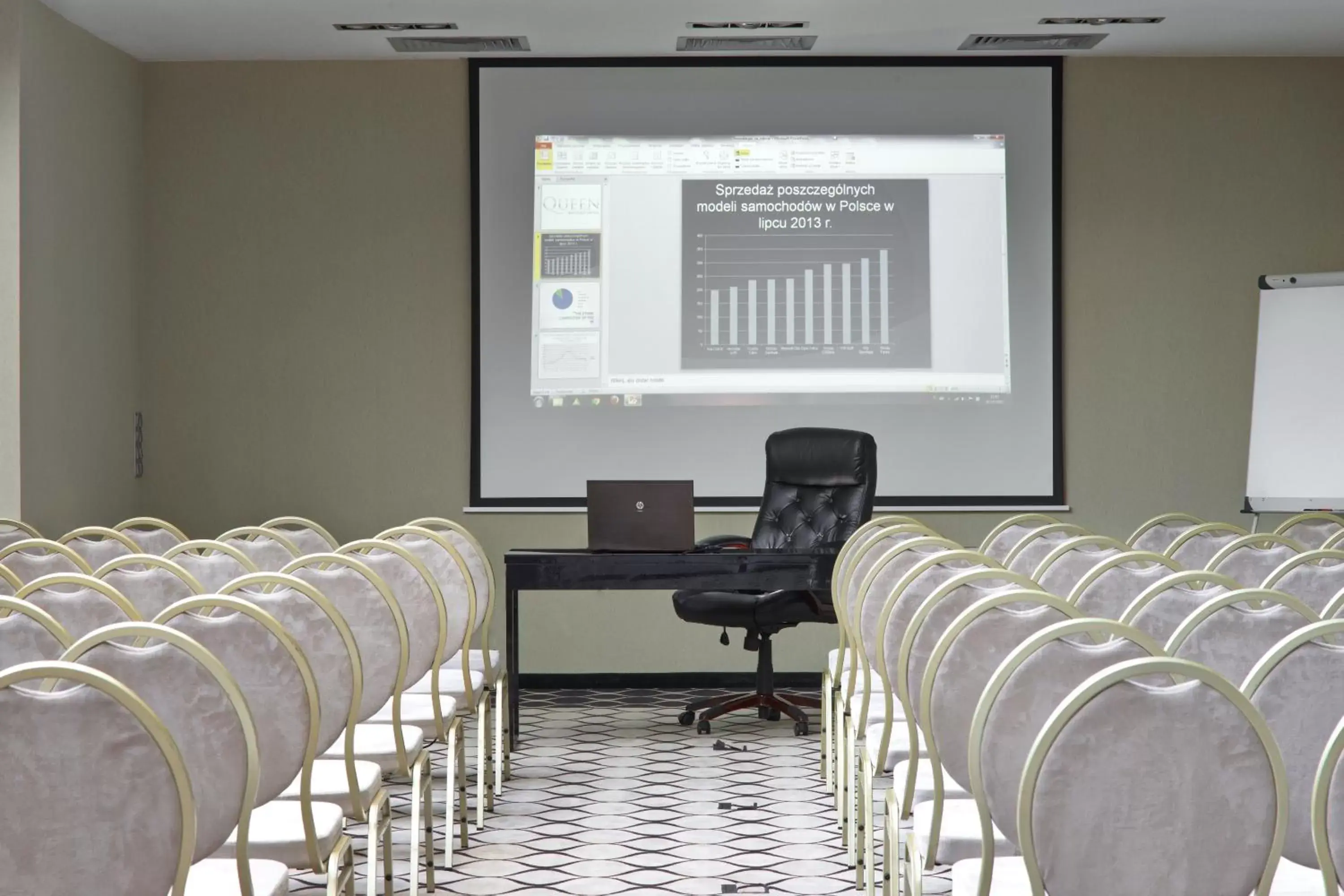 Meeting/conference room, Business Area/Conference Room in Queen Boutique Hotel