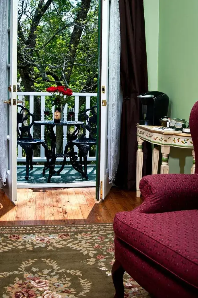 Bedroom in White Oak Manor Bed and Breakfast