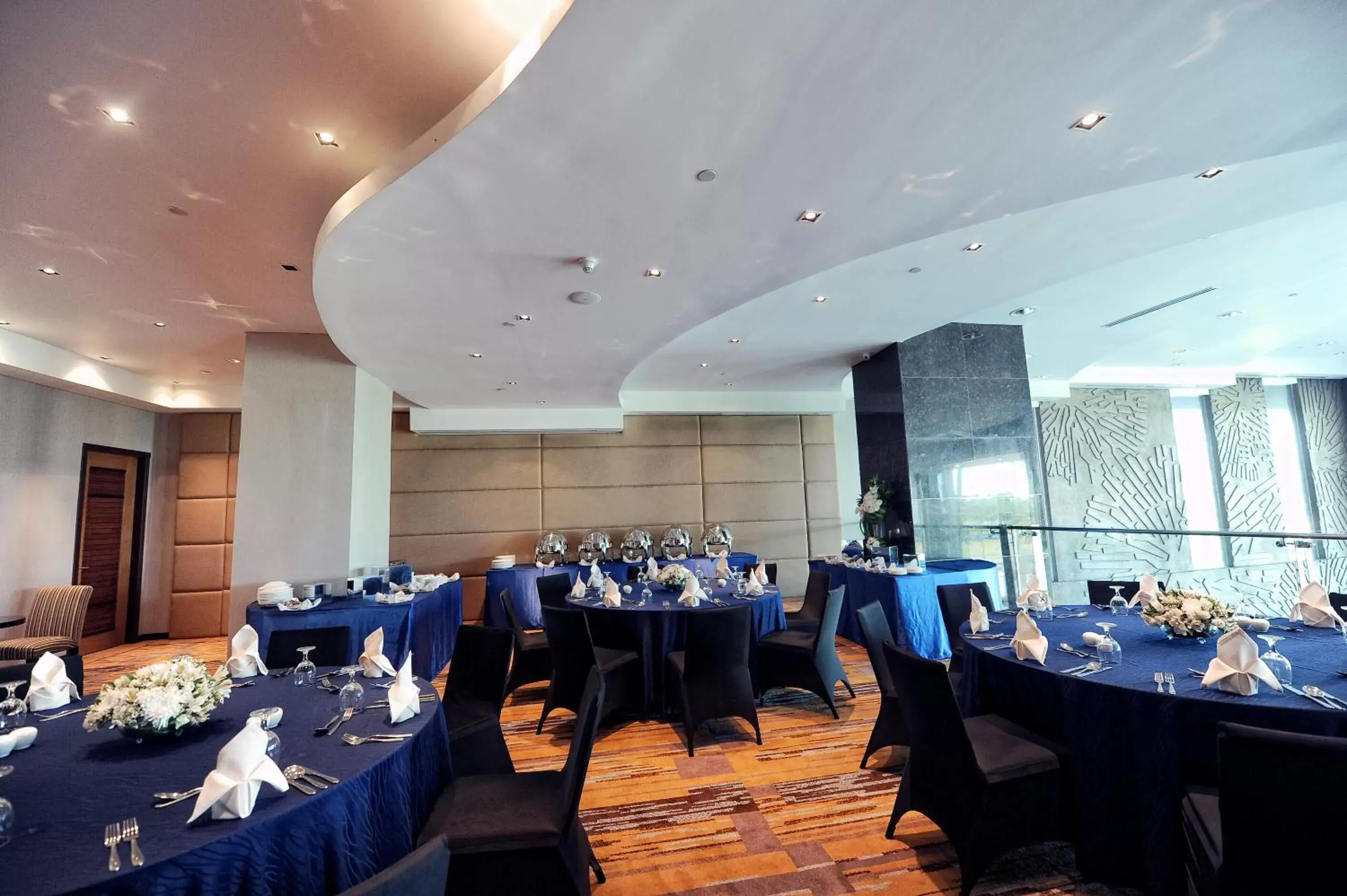 Banquet/Function facilities, Restaurant/Places to Eat in Acacia Hotel Manila - Multiple Use Hotel