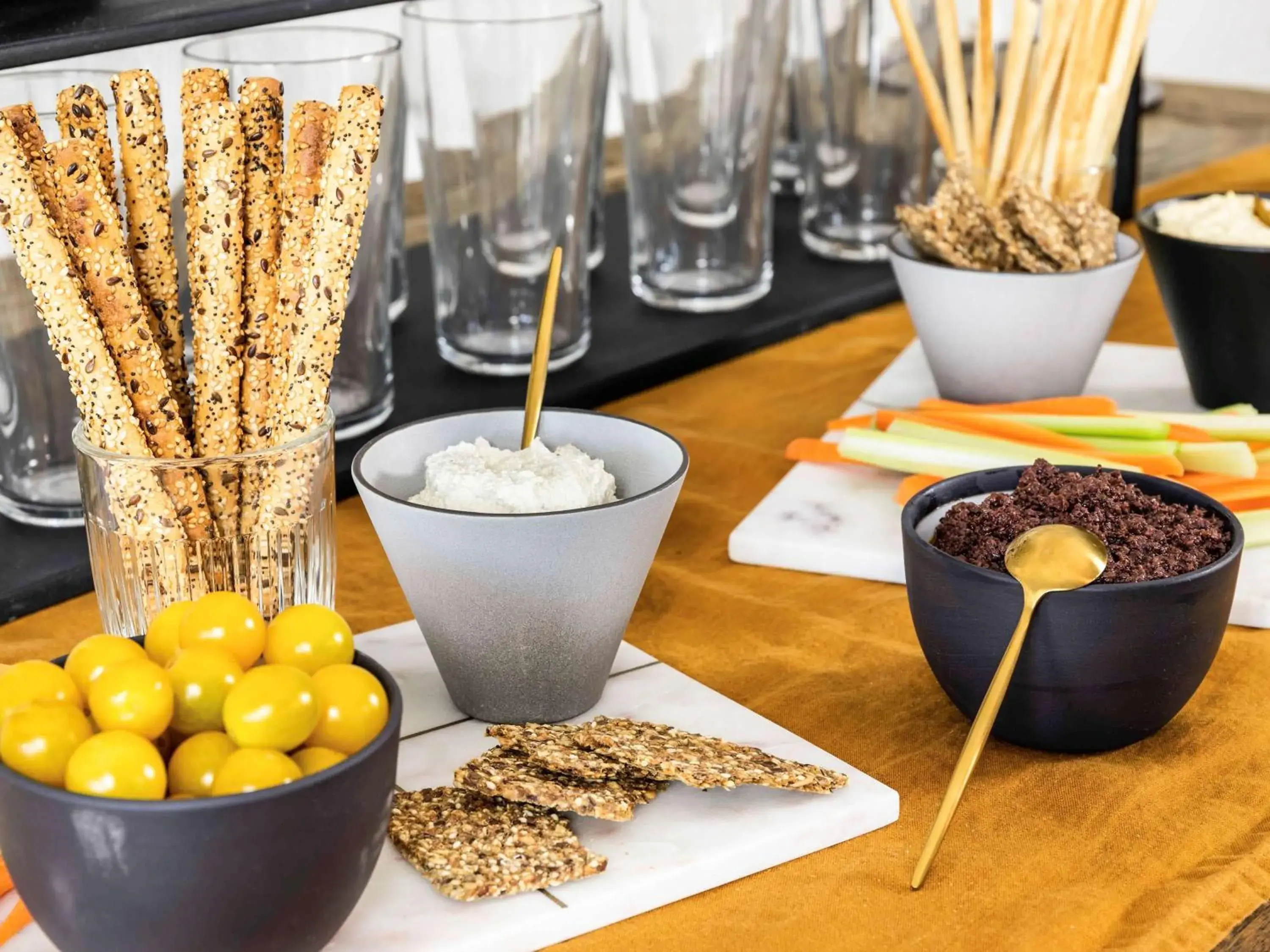 Lounge or bar in Ibis Styles Paris Gare de l'Est Magenta Lounge or bar in Ibis Styles Paris Gare de l'Est Magenta