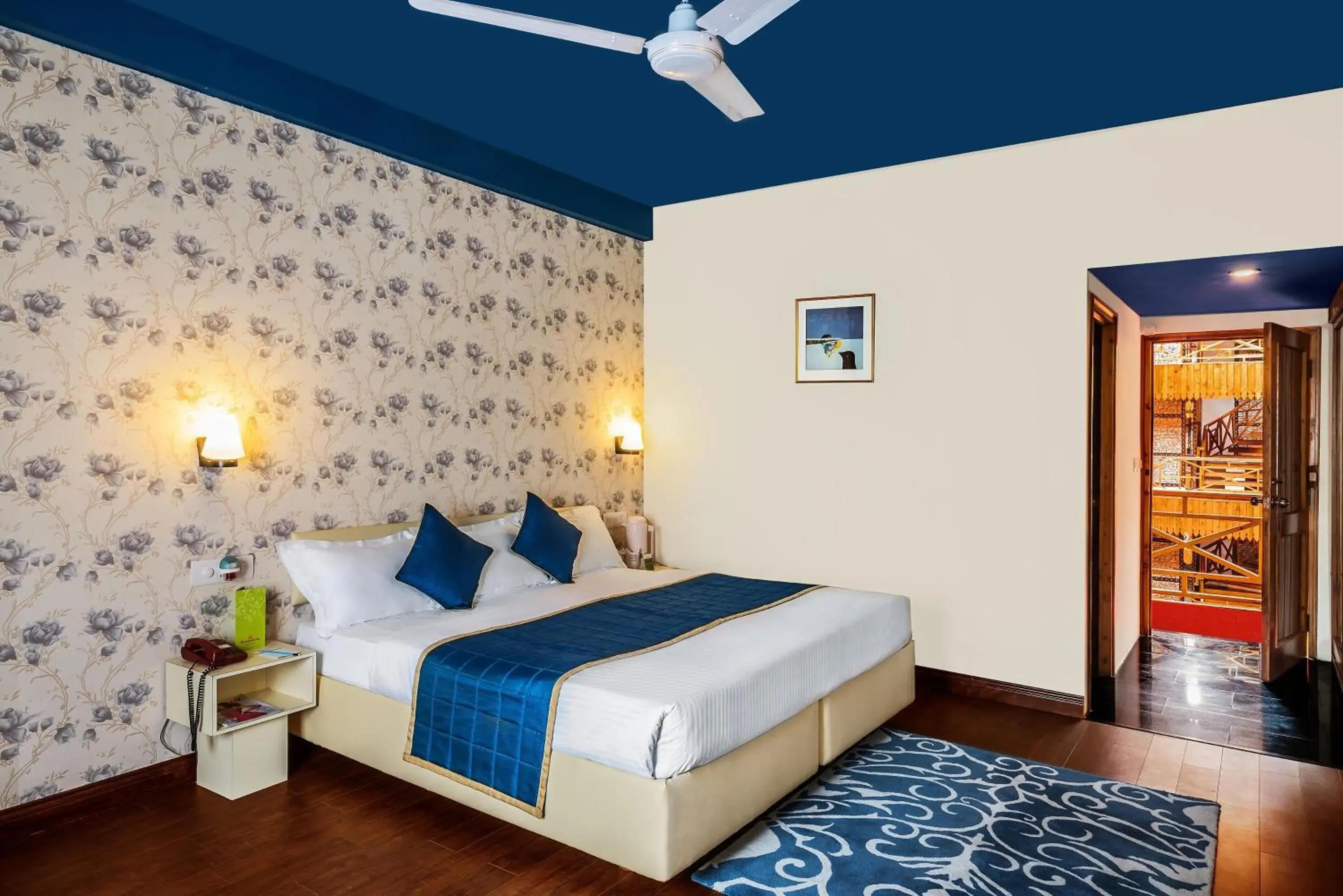 Bed, Room Photo in Honeymoon Inn - Manali