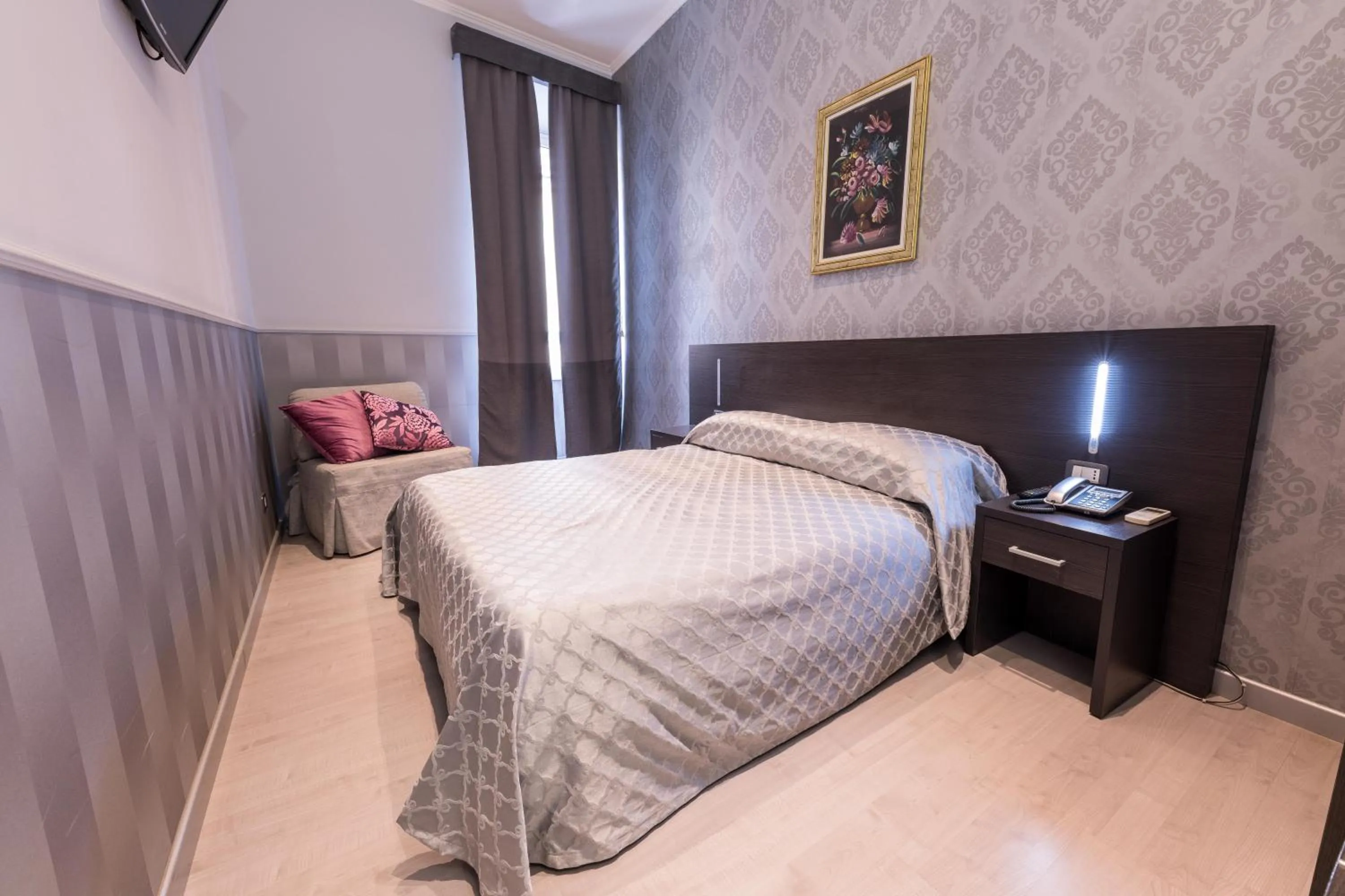 Photo of the whole room, Bed in Hotel Anfiteatro Flavio