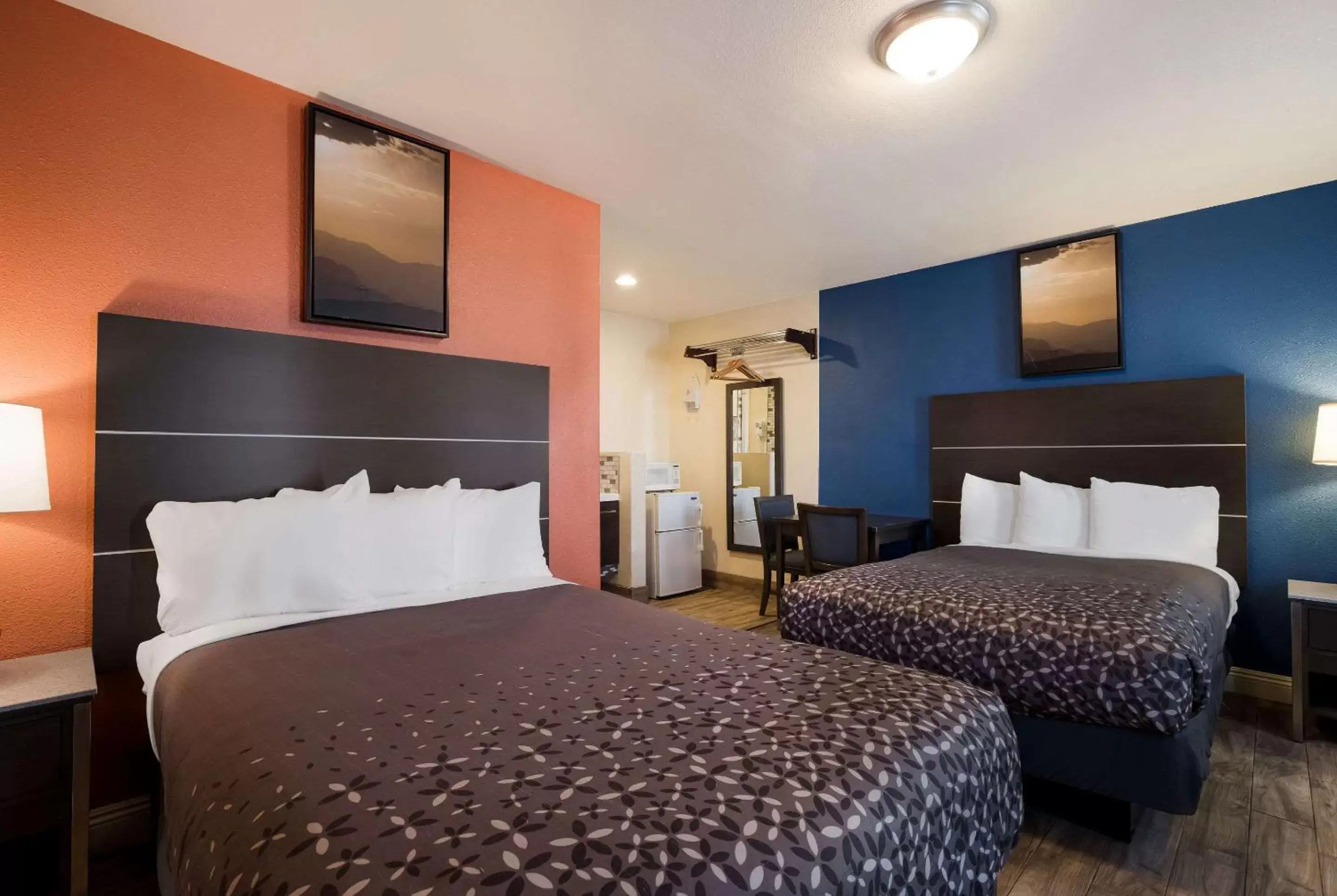 Bed in Rodeway Inn near Coachella